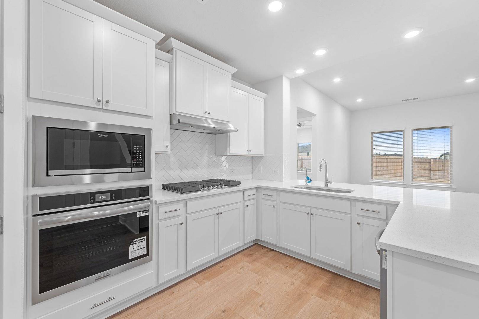 313 Royal Fern RD, Hutto, TX 78634