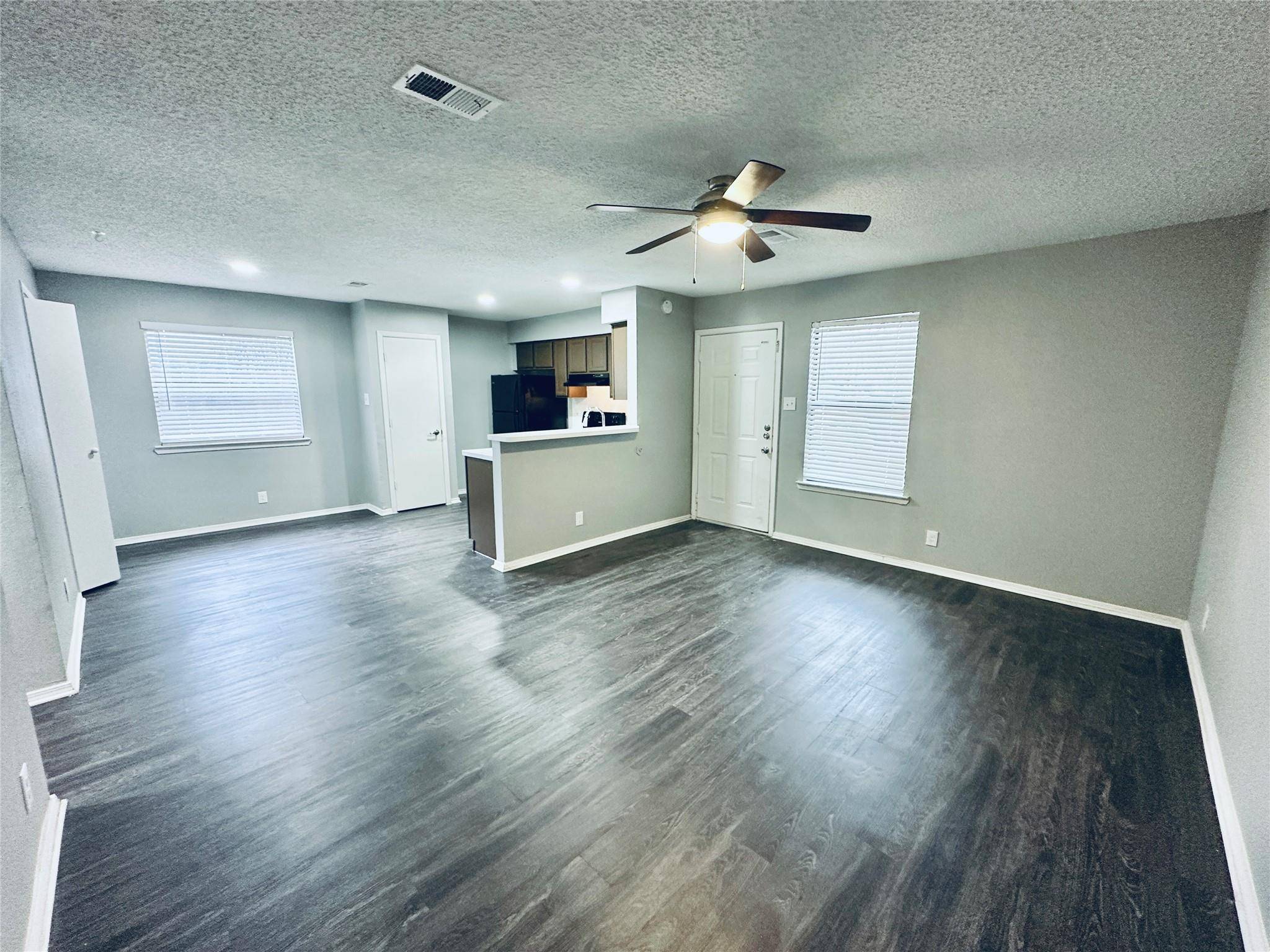 5507 Rose Hill CIR #B, Austin, TX 78745
