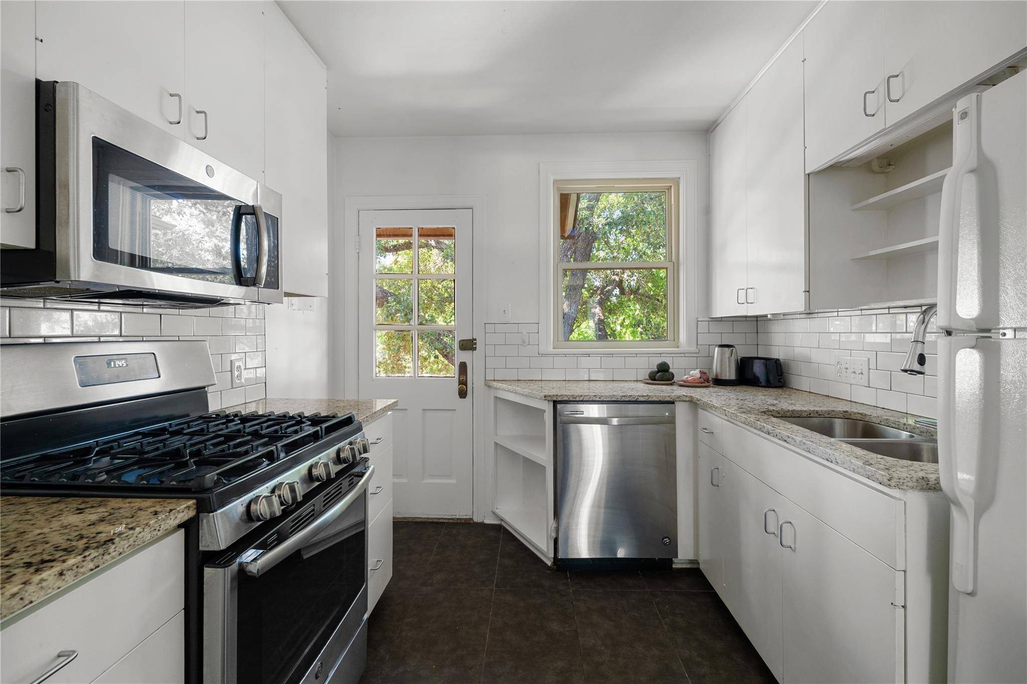1703 Summit VW, Austin, TX 78703