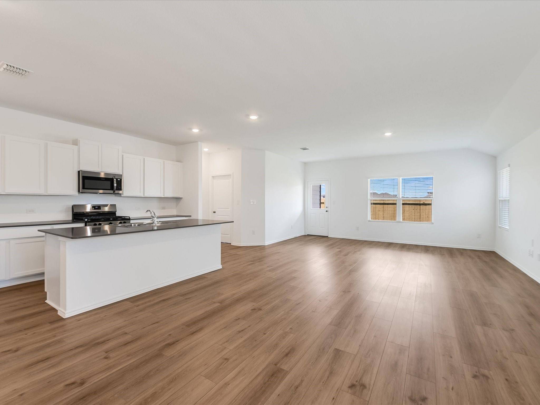 409 Alamito Ave, Kyle, TX 78640