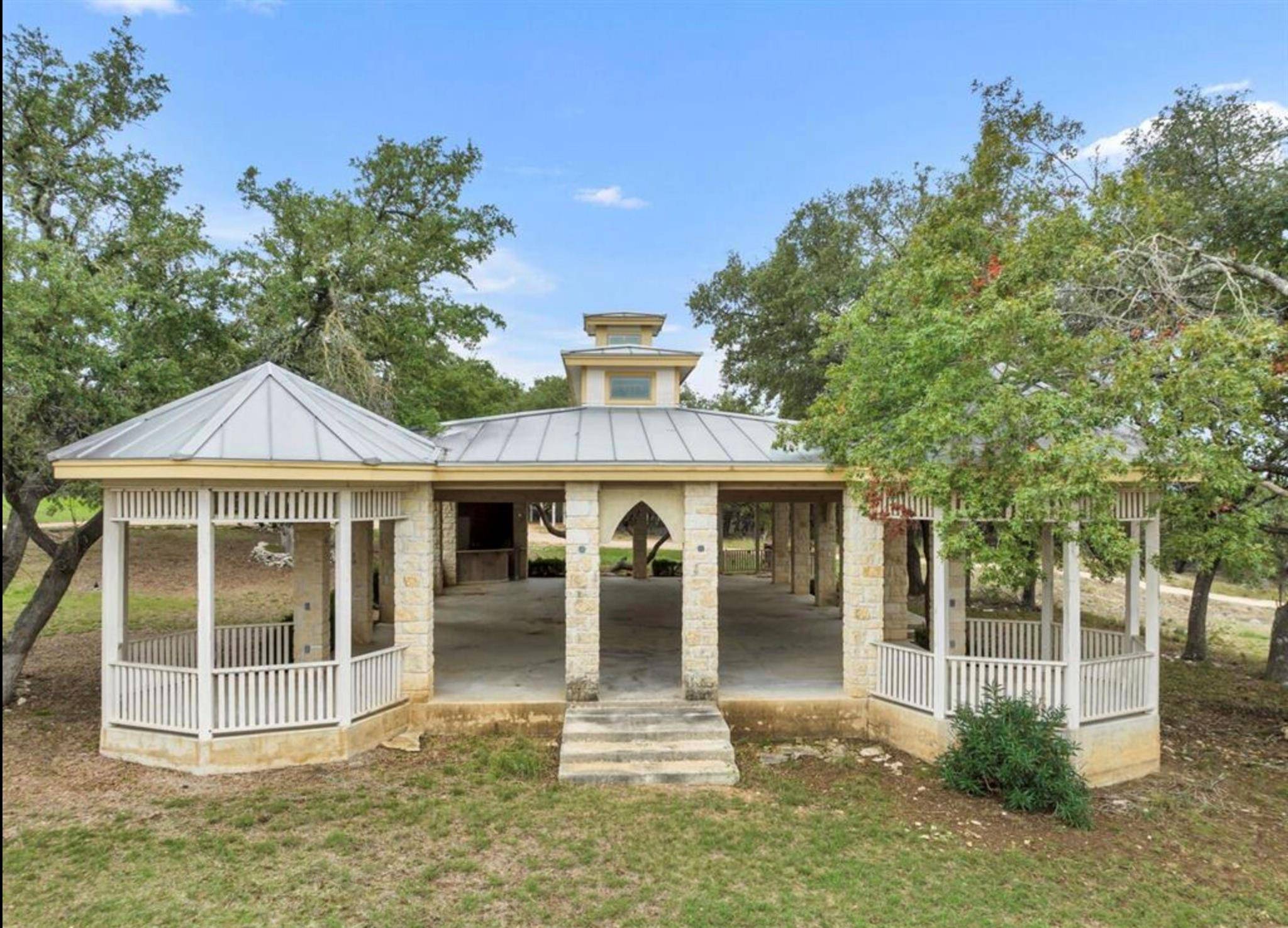 251 Circle DR, Wimberley, TX 78676