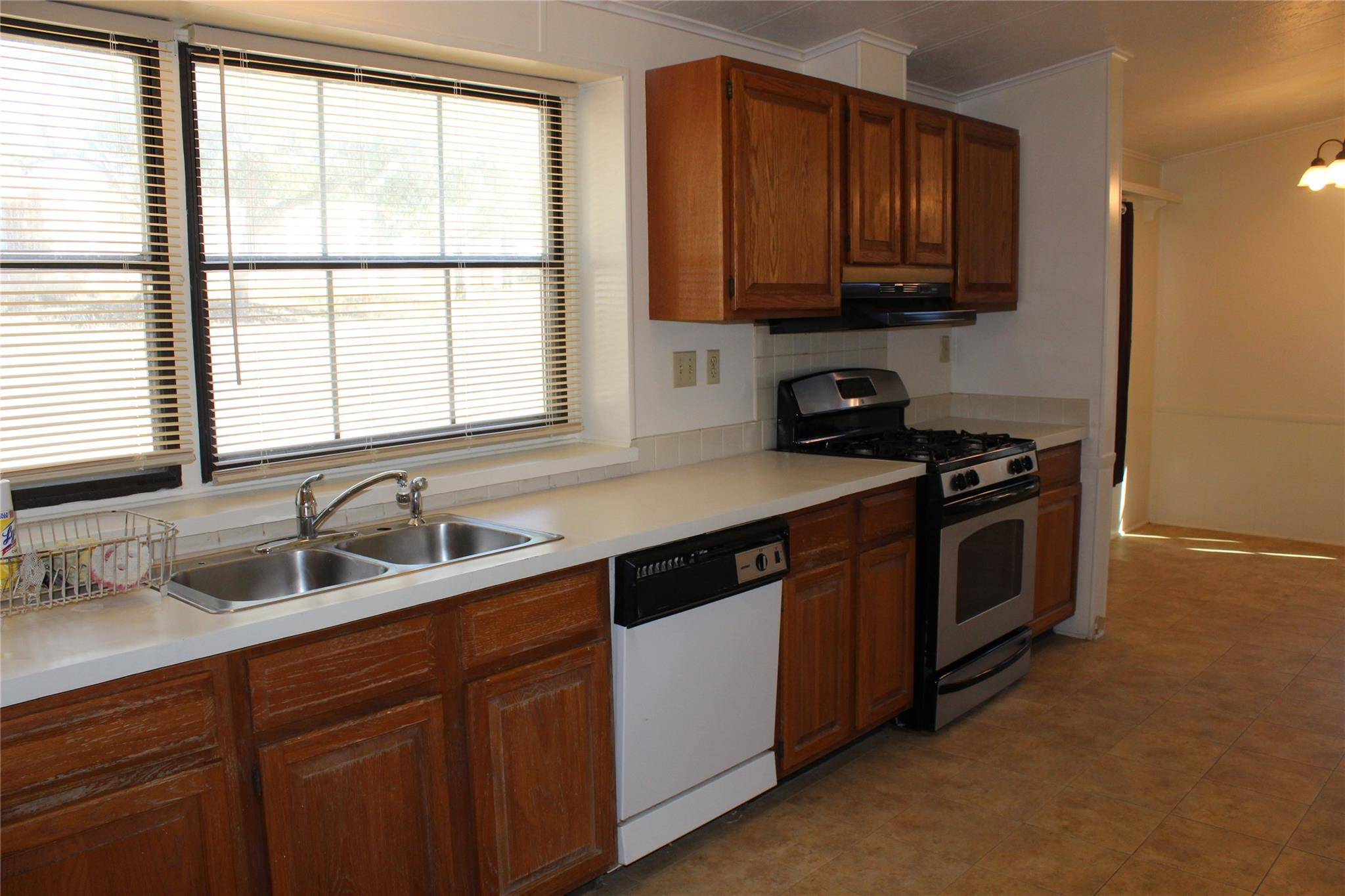 14111 S Green Hills LOOP #B, Austin, TX 78737