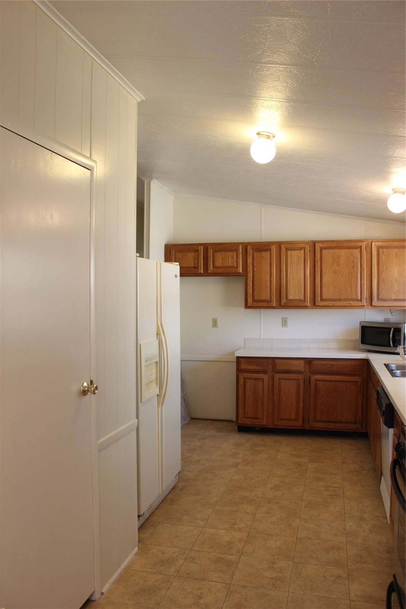 14111 S Green Hills LOOP #B, Austin, TX 78737