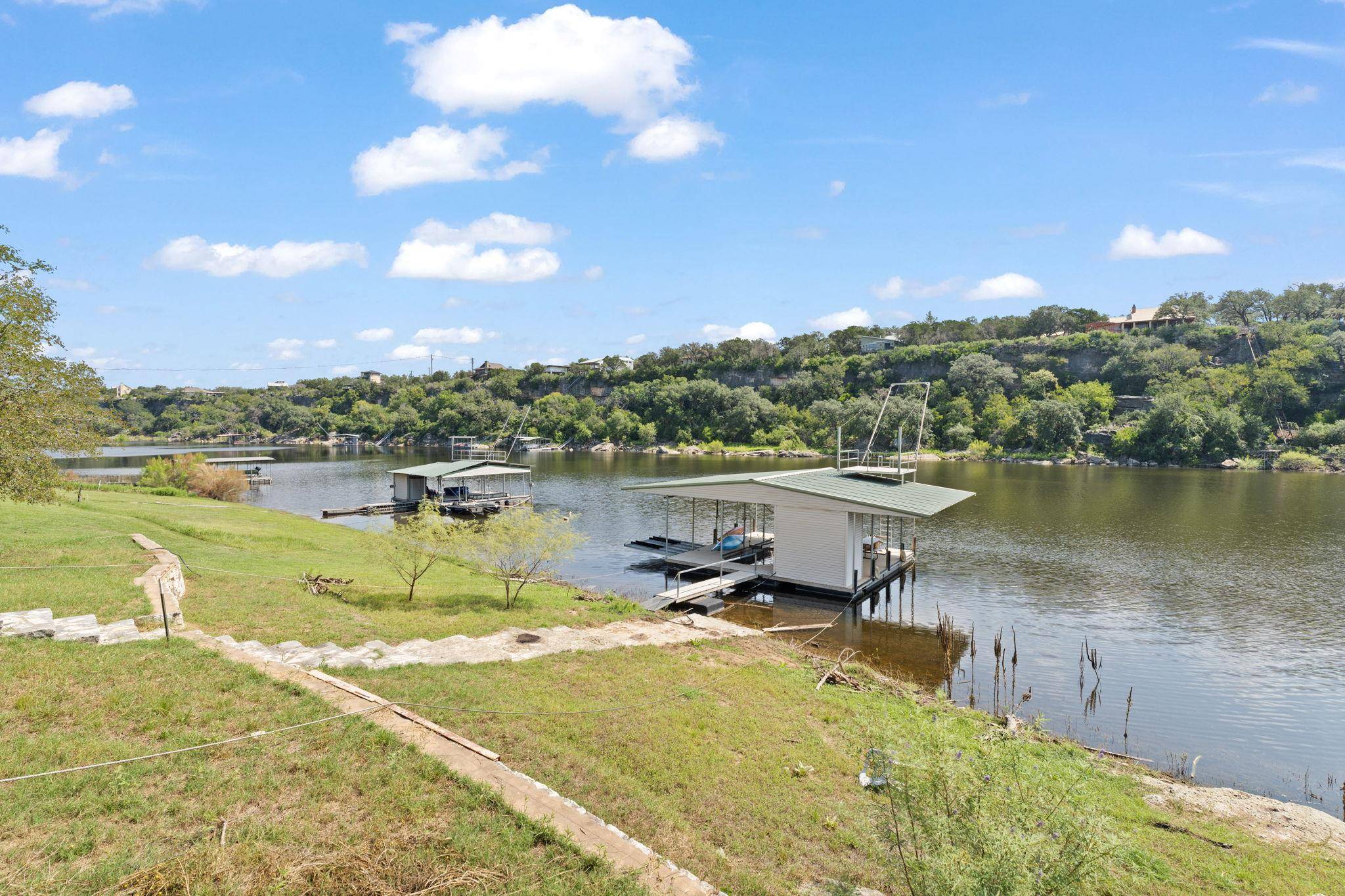 1517 Likeness RD, Spicewood, TX 78669