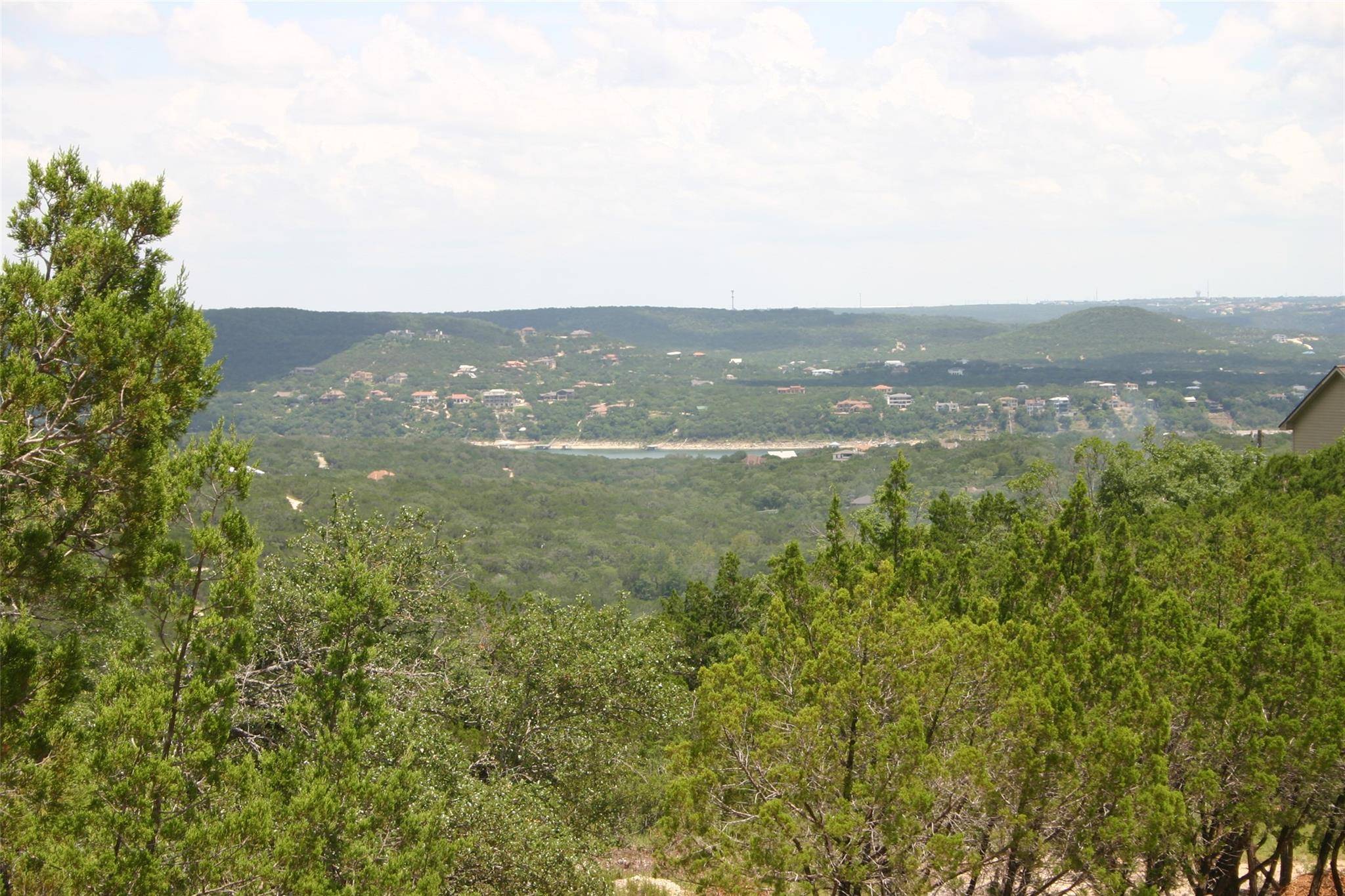 8403 Rock Cliff DR, Jonestown, TX 78645