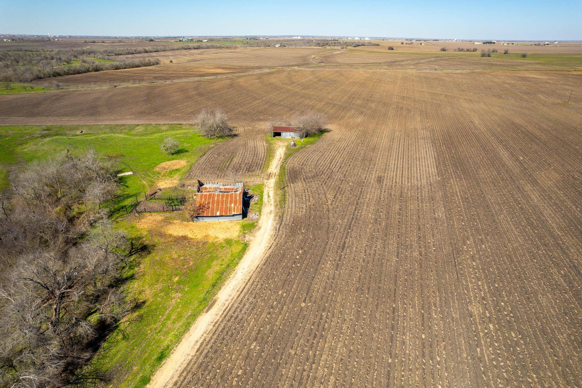 901 County Road 398, Taylor, TX 76574