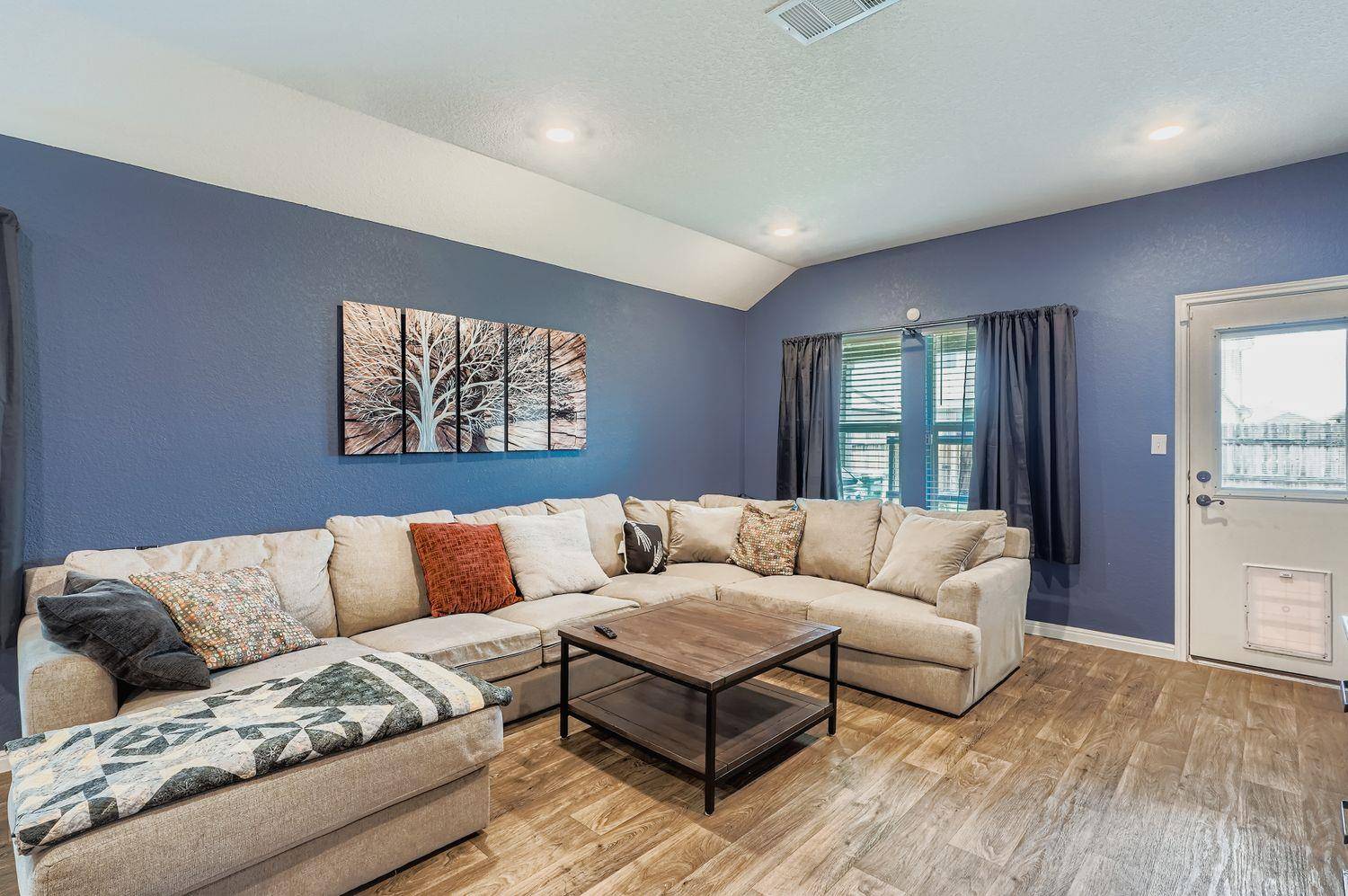 217 Baron Creek TRL, Bastrop, TX 78602