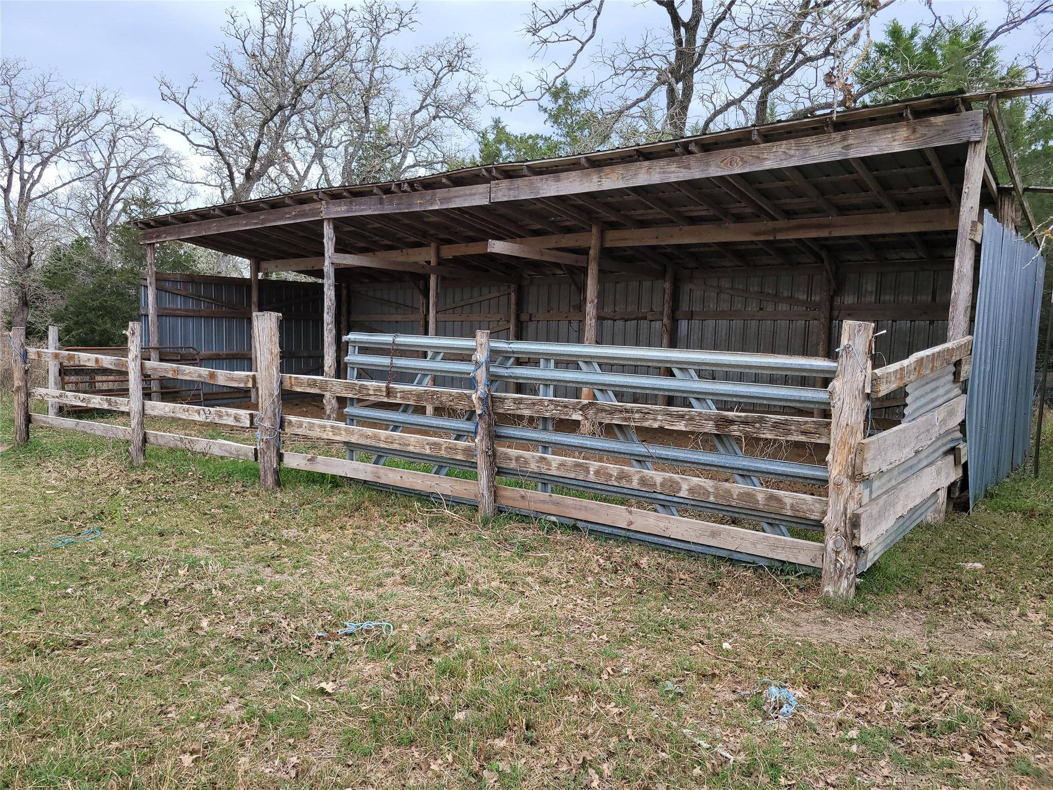 847 Highway 95 S, Smithville, TX 78957