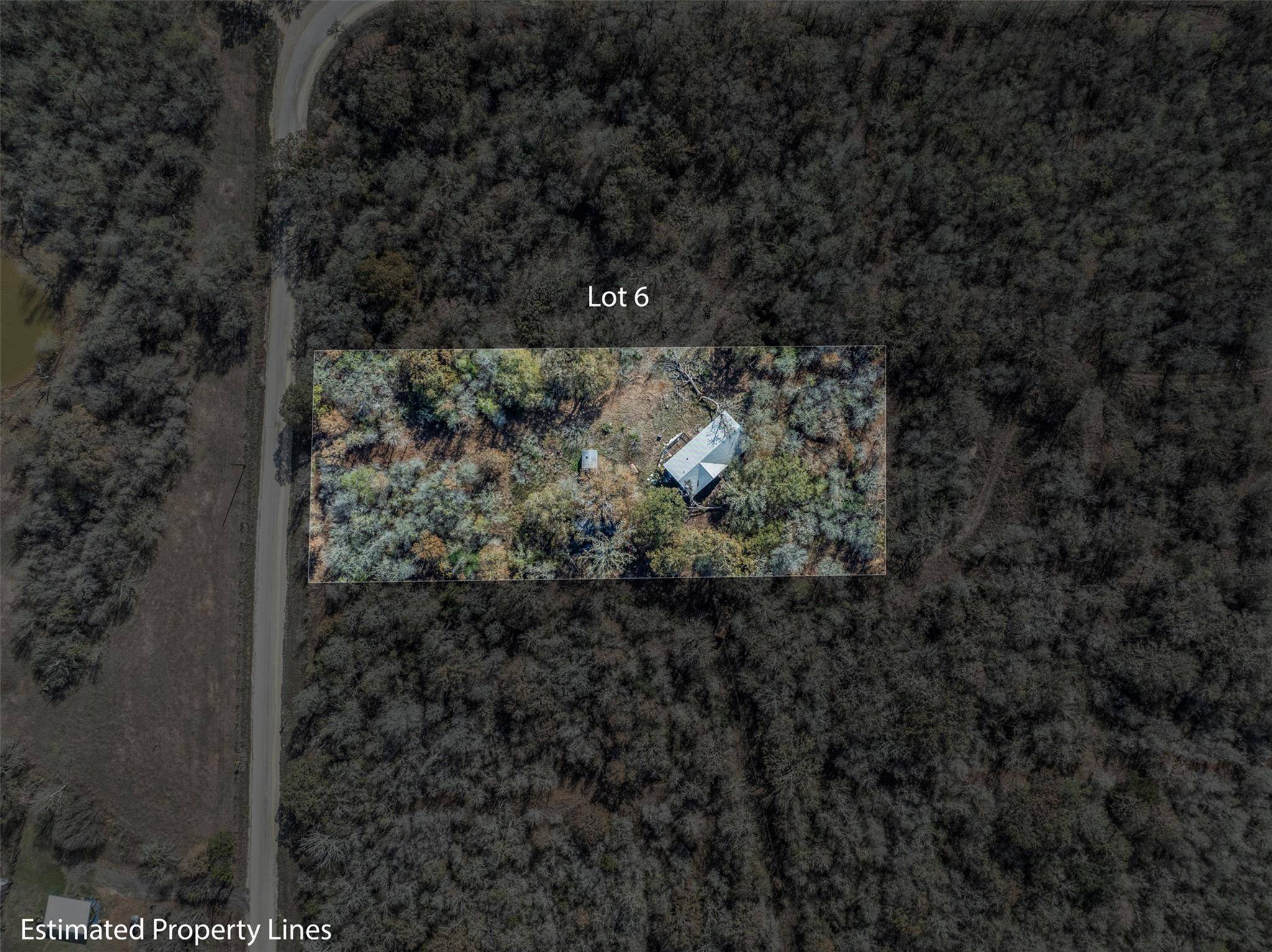 840 Bugtussle LN, Luling, TX 78648