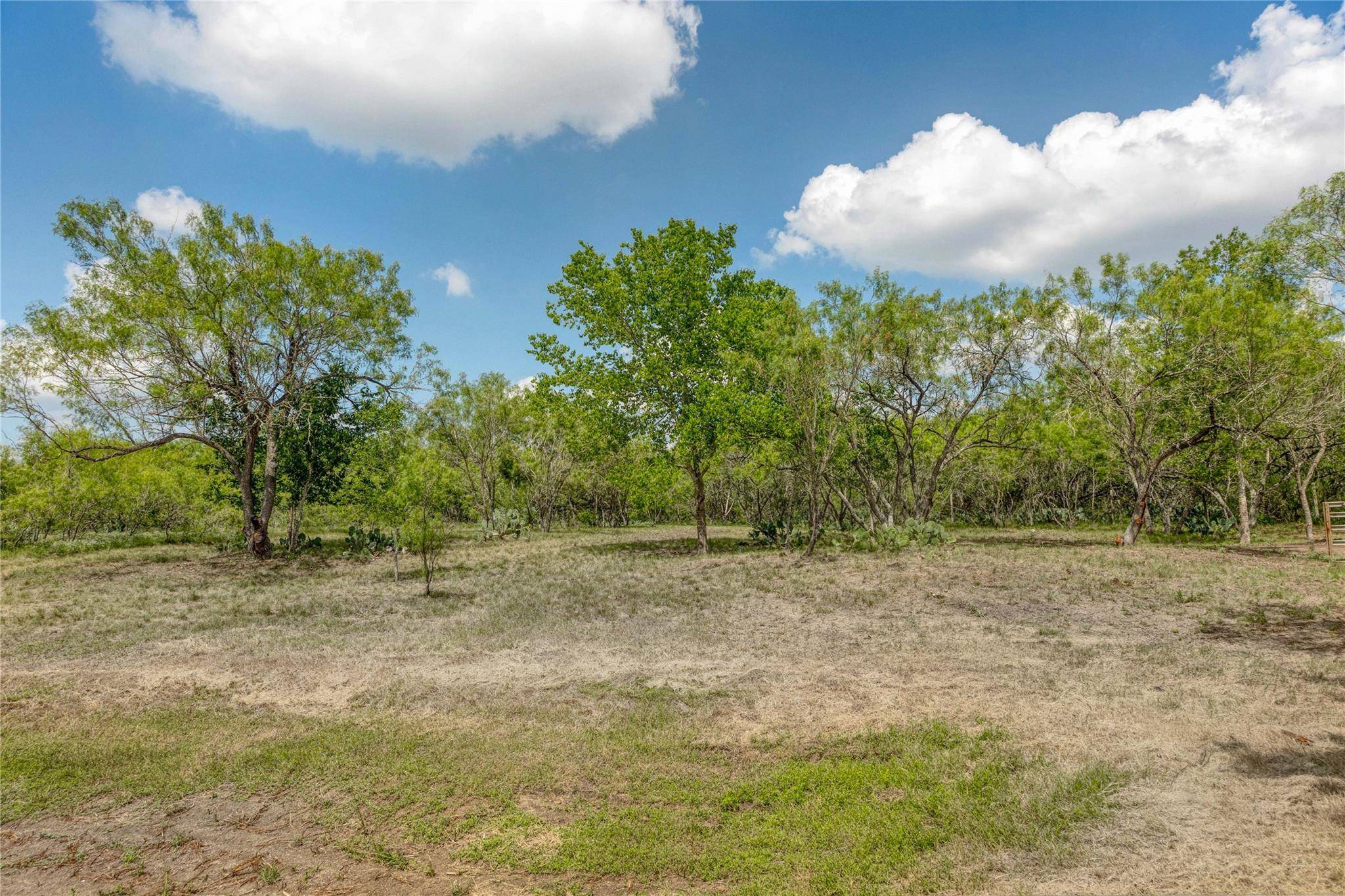 200 Armstrong RD, Lockhart, TX 78644