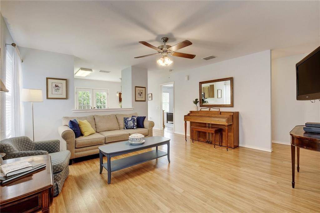 7617 Cayenne LN, Austin, TX 78741