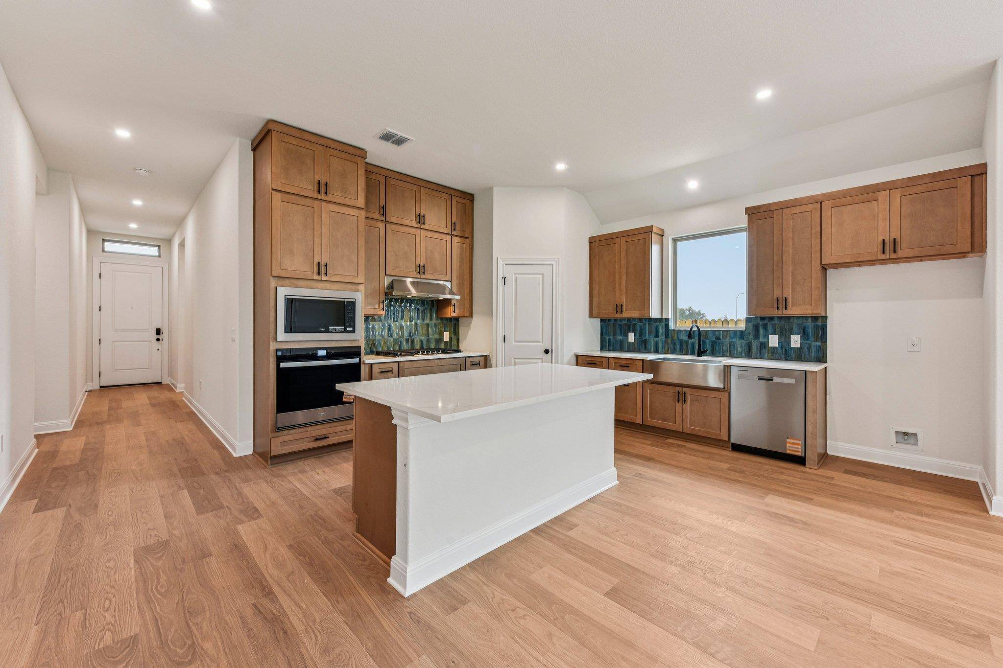 581 Treadwell LN, Kyle, TX 78640
