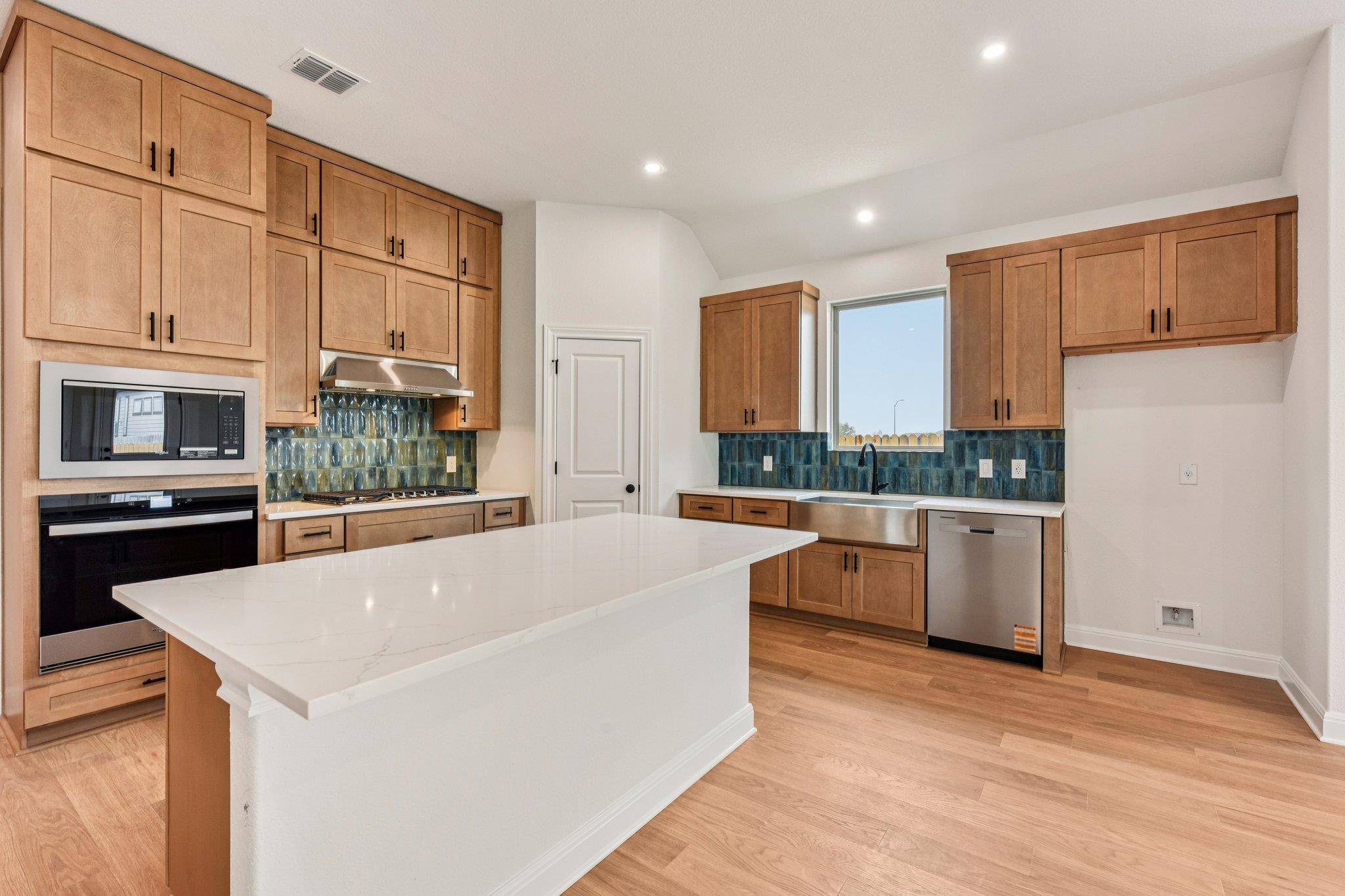 581 Treadwell LN, Kyle, TX 78640