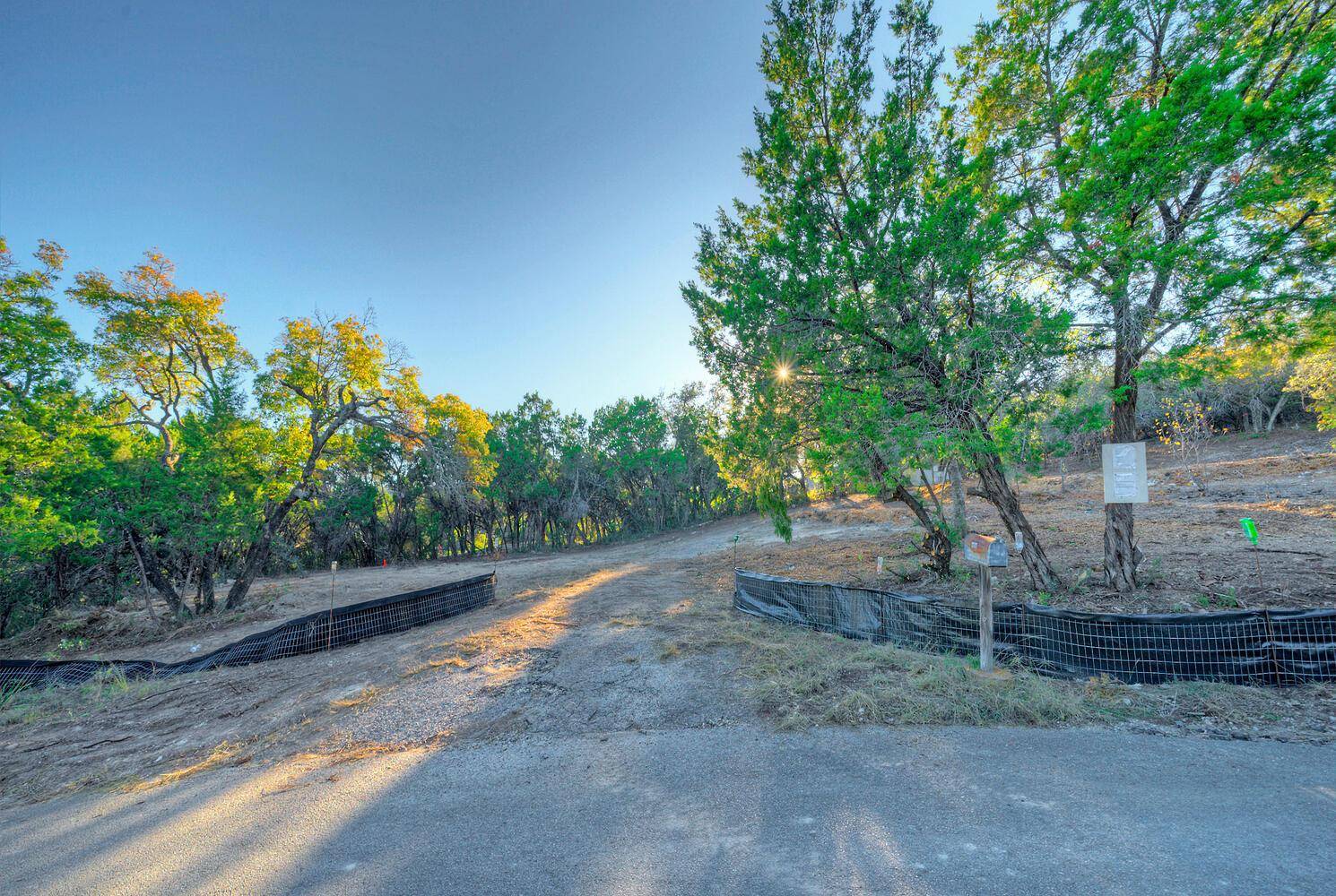 18303 W Rim DR, Jonestown, TX 78645