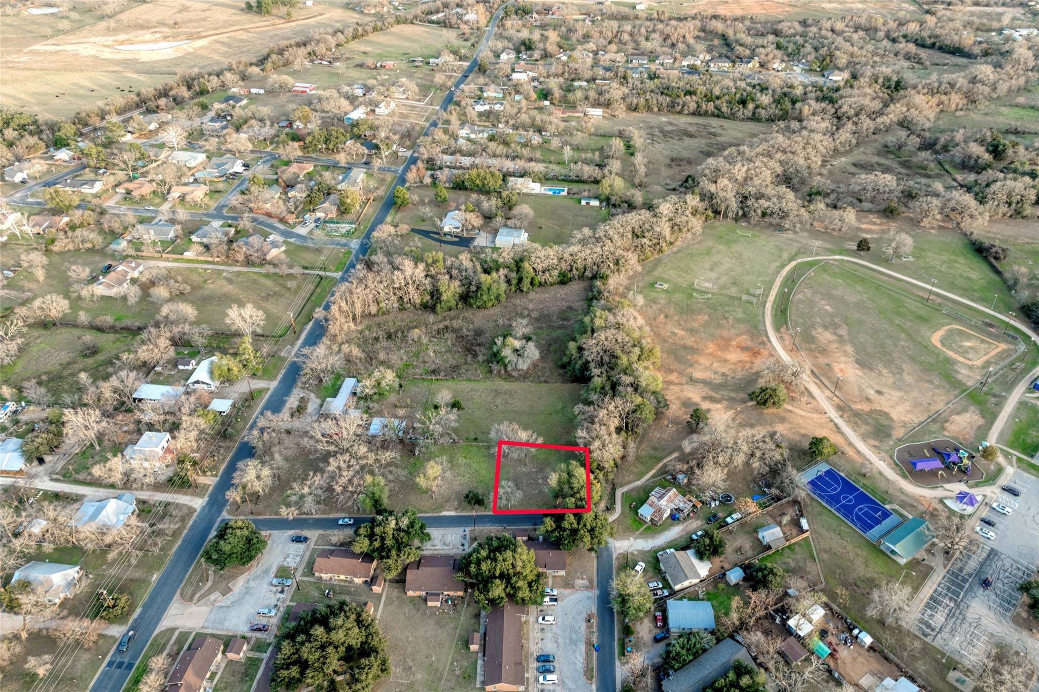 Lot 4 E Alamo ST, Elgin, TX 78621