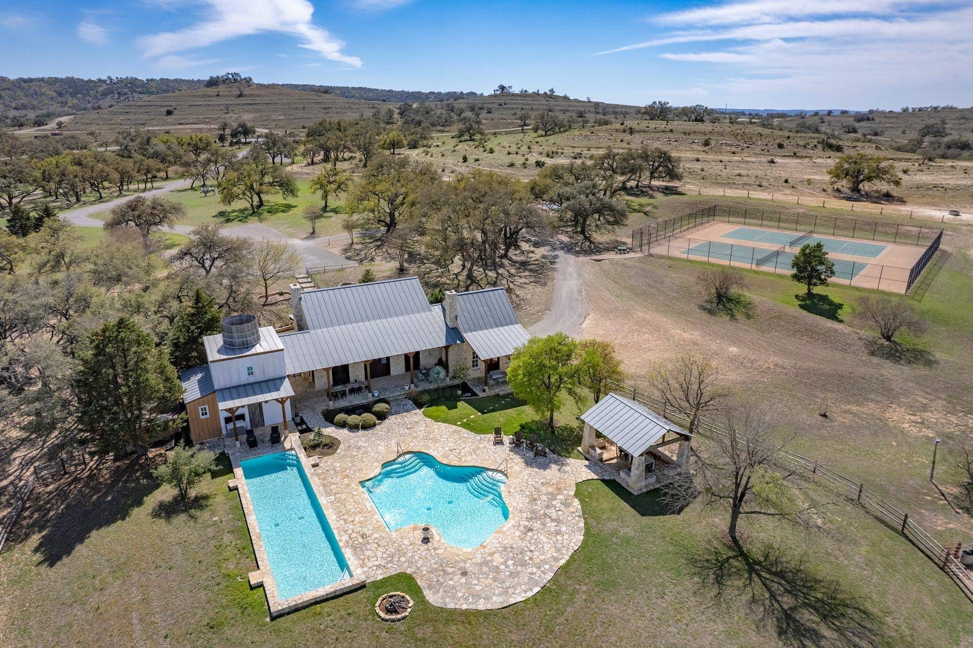 343 Cattle Creek DR, Johnson City, TX 78636