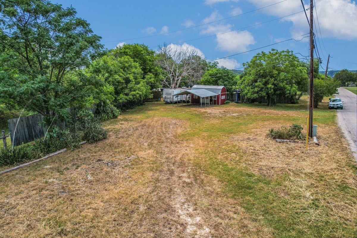 201 Oak DR, Canyon Lake, TX 78132