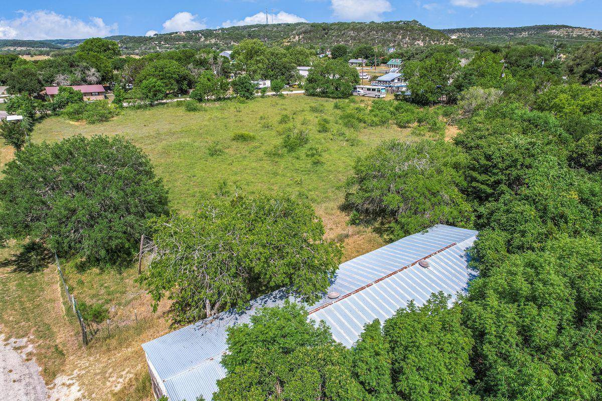 201 Oak DR, Canyon Lake, TX 78132