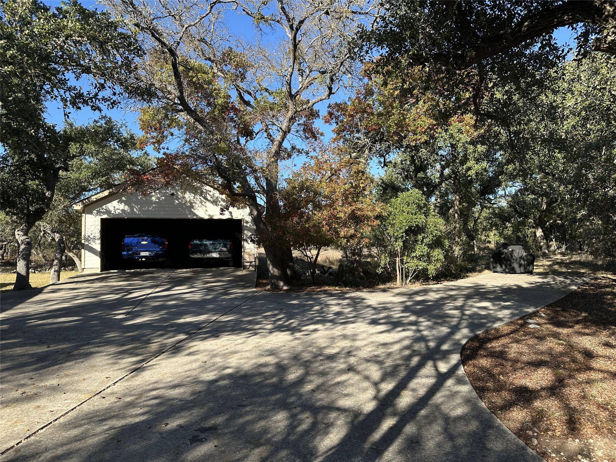 900 Wayside DR, Wimberley, TX 78676