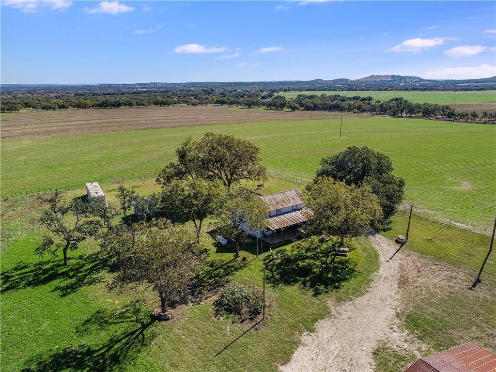 788 Clarence Jacoby RD, Fredericksburg, TX 78624