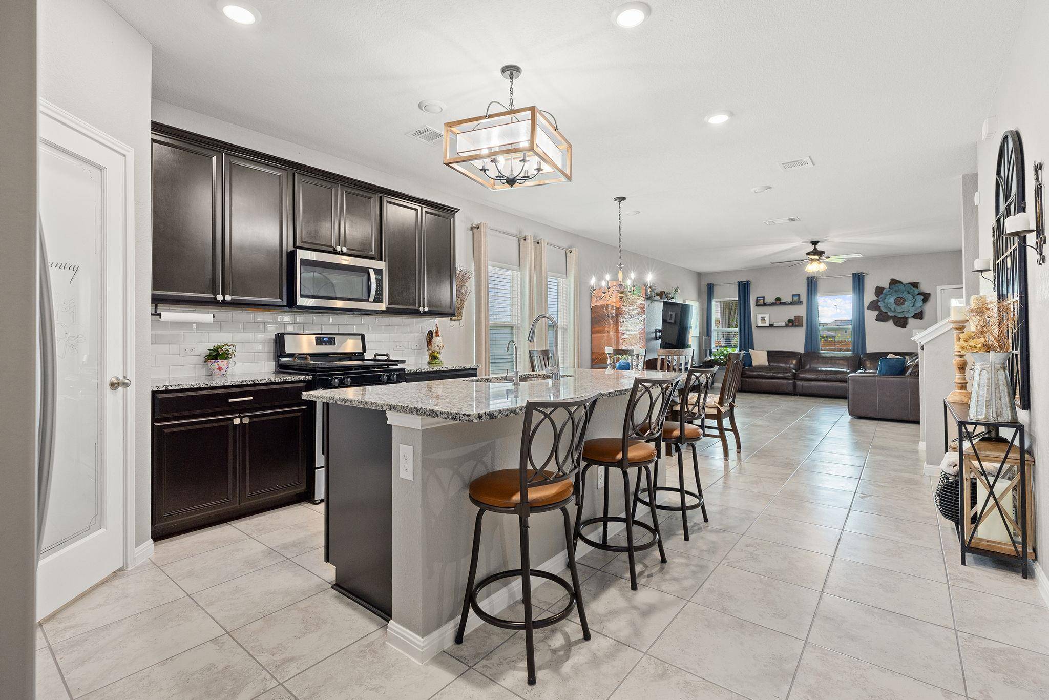 411 Water Way Ave, Hutto, TX 78634