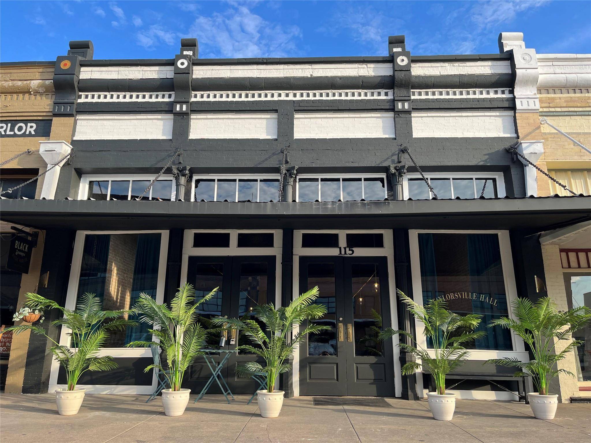 115 W 2nd ST, Taylor, TX 76574