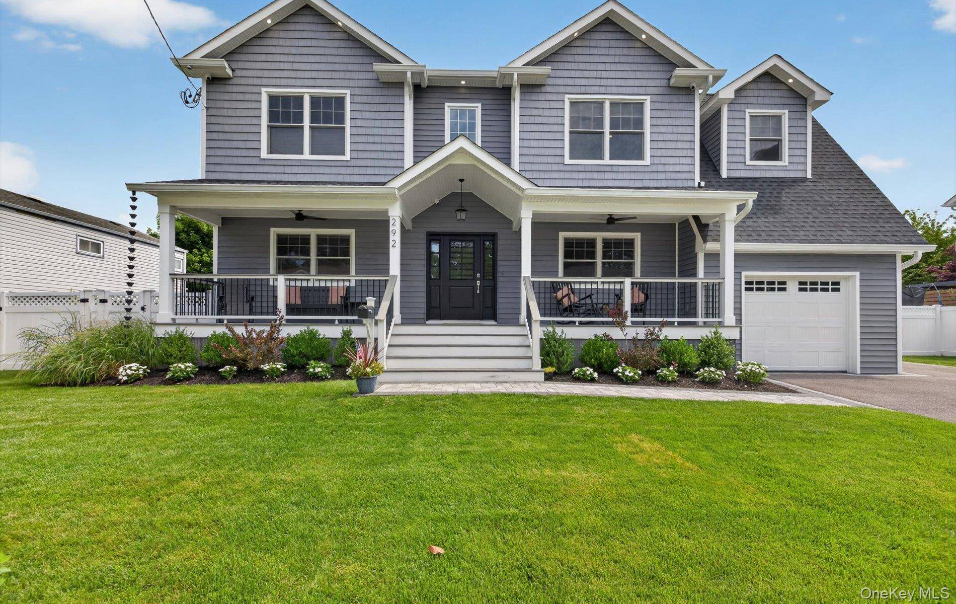 292 N Alleghany AVE, Lindenhurst, NY 11757