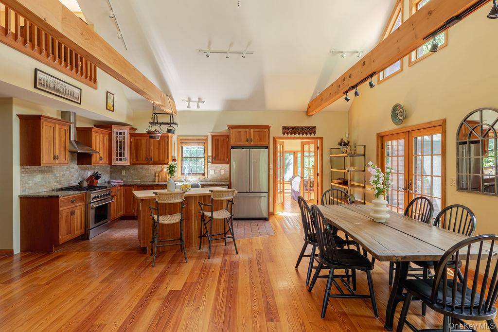 490 Peak RD, Stone Ridge, NY 12484