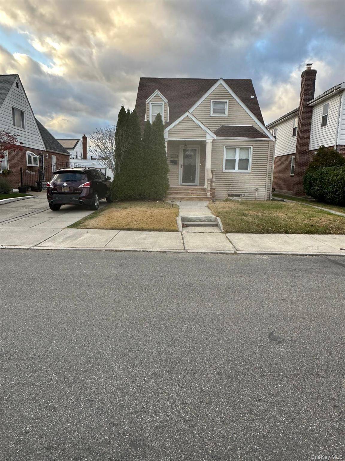 116-14 233rd ST, Cambria Heights, NY 11411