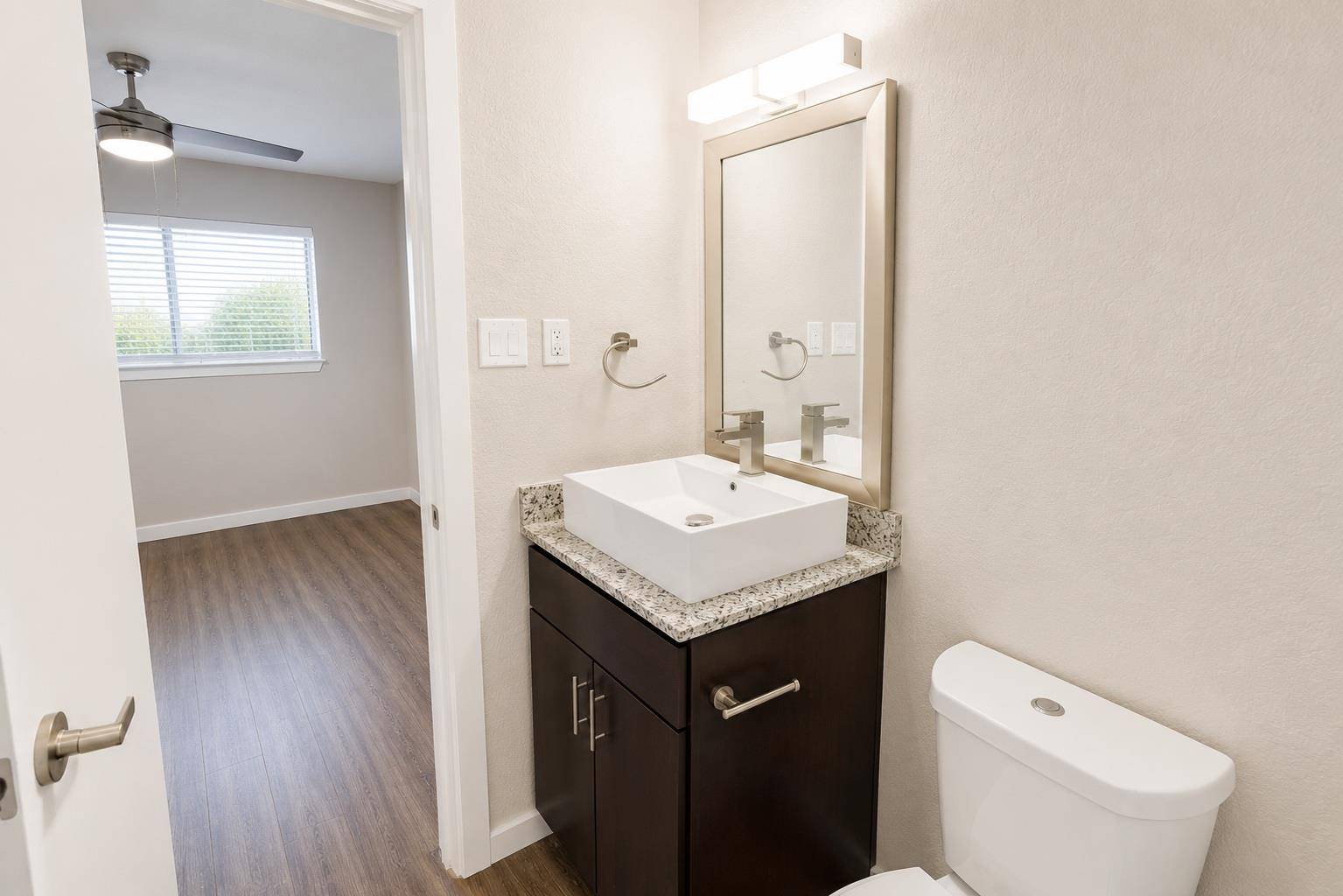 8214 N Interstate 35 SVRD SB HWY, Austin, TX 78753