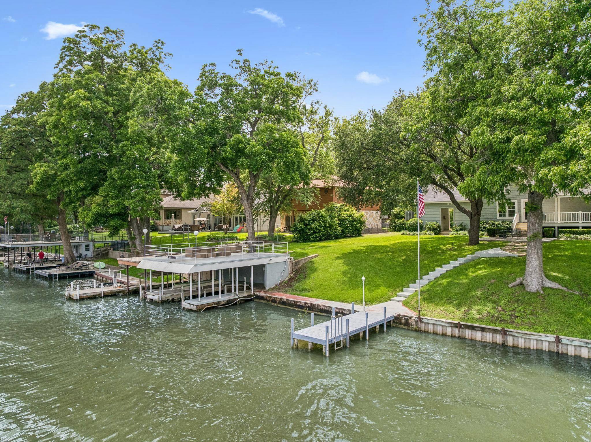 2319 Terminal Loop RD, Mcqueeney, TX 78123