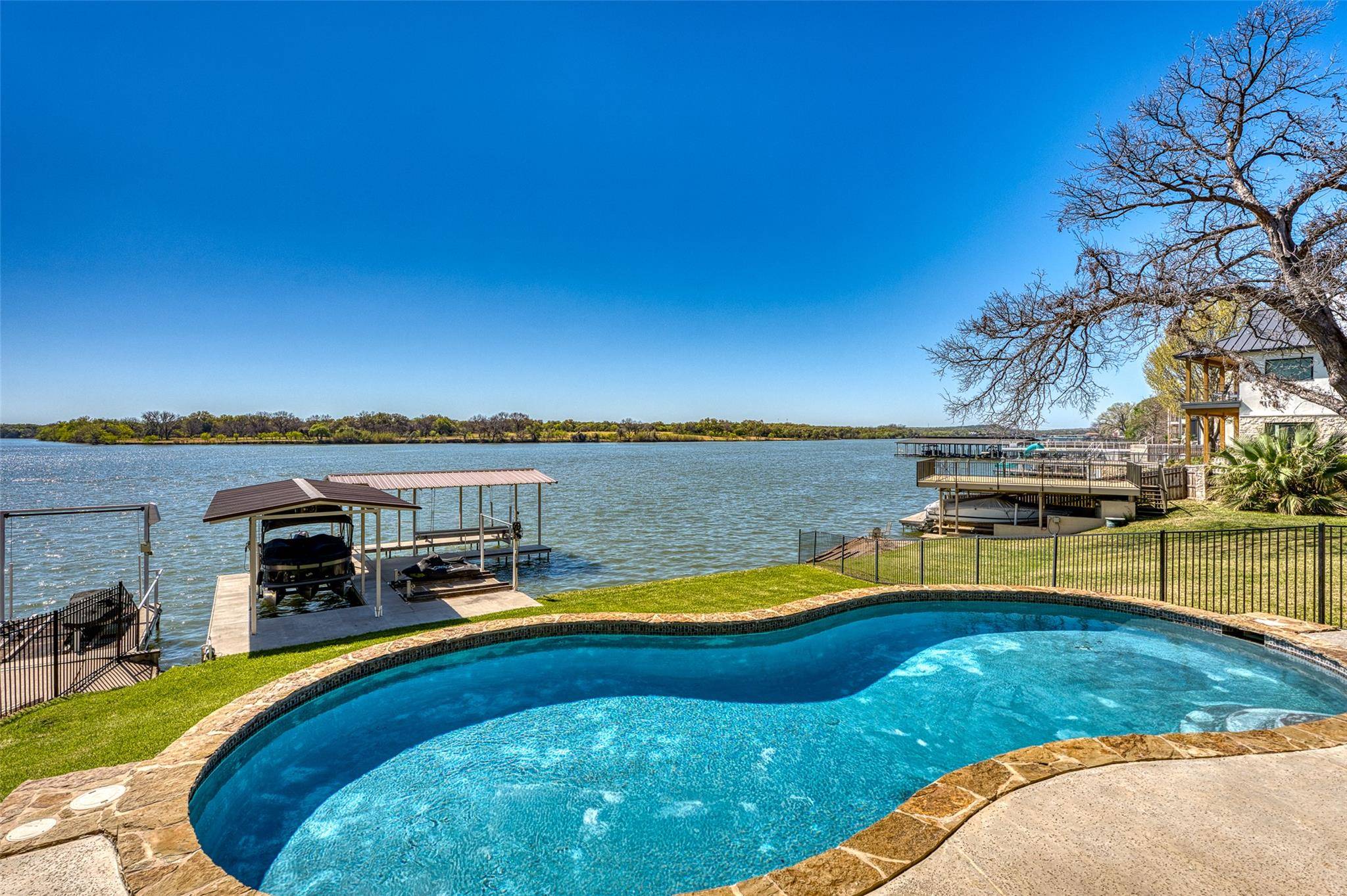 517 Reynolds ST, Kingsland, TX 78639