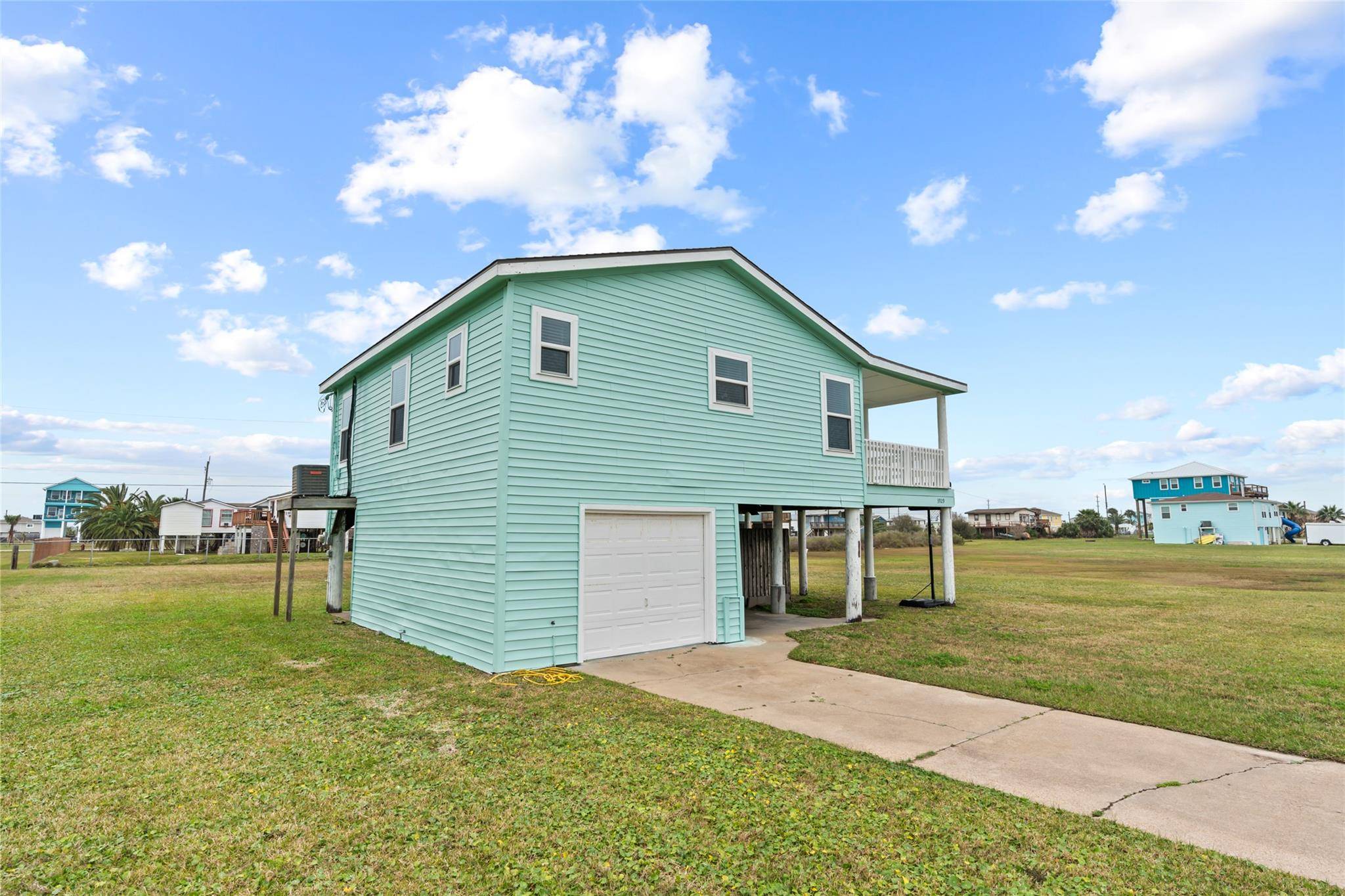 3929 4th ST, Galveston, TX 77554