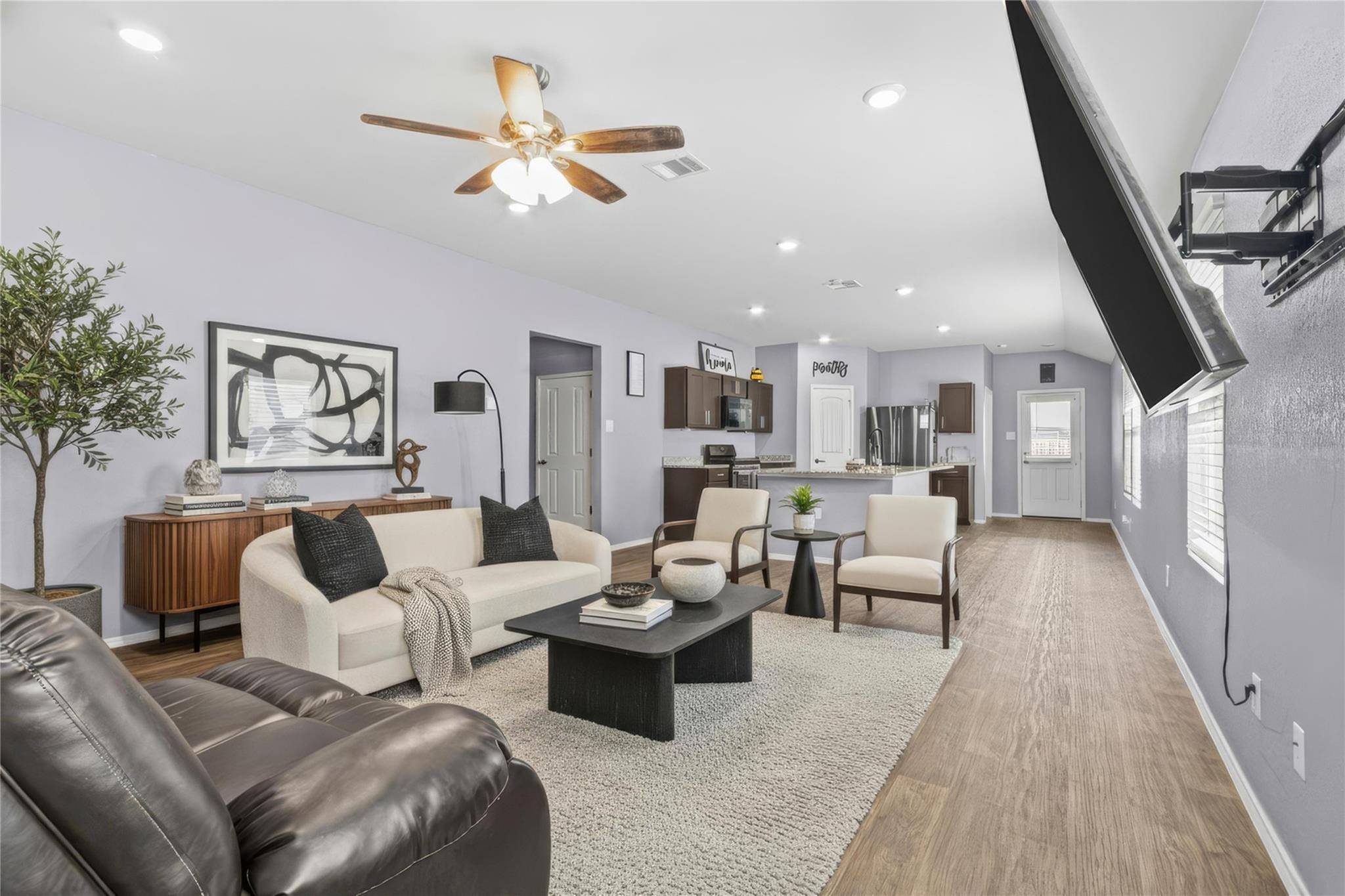 339 Euclid LN, Uhland, TX 78640