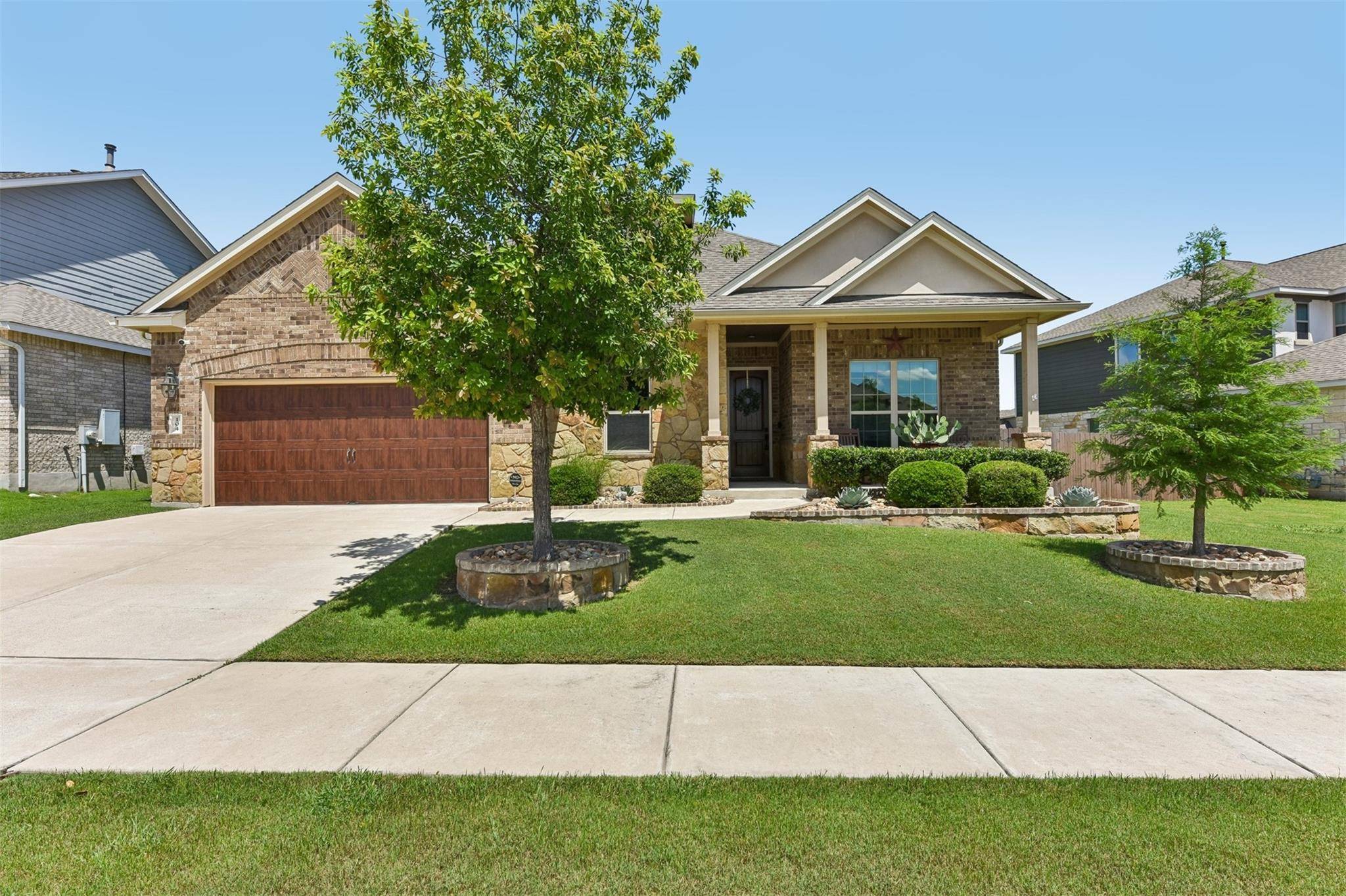 104 Skylark LN, Hutto, TX 78634