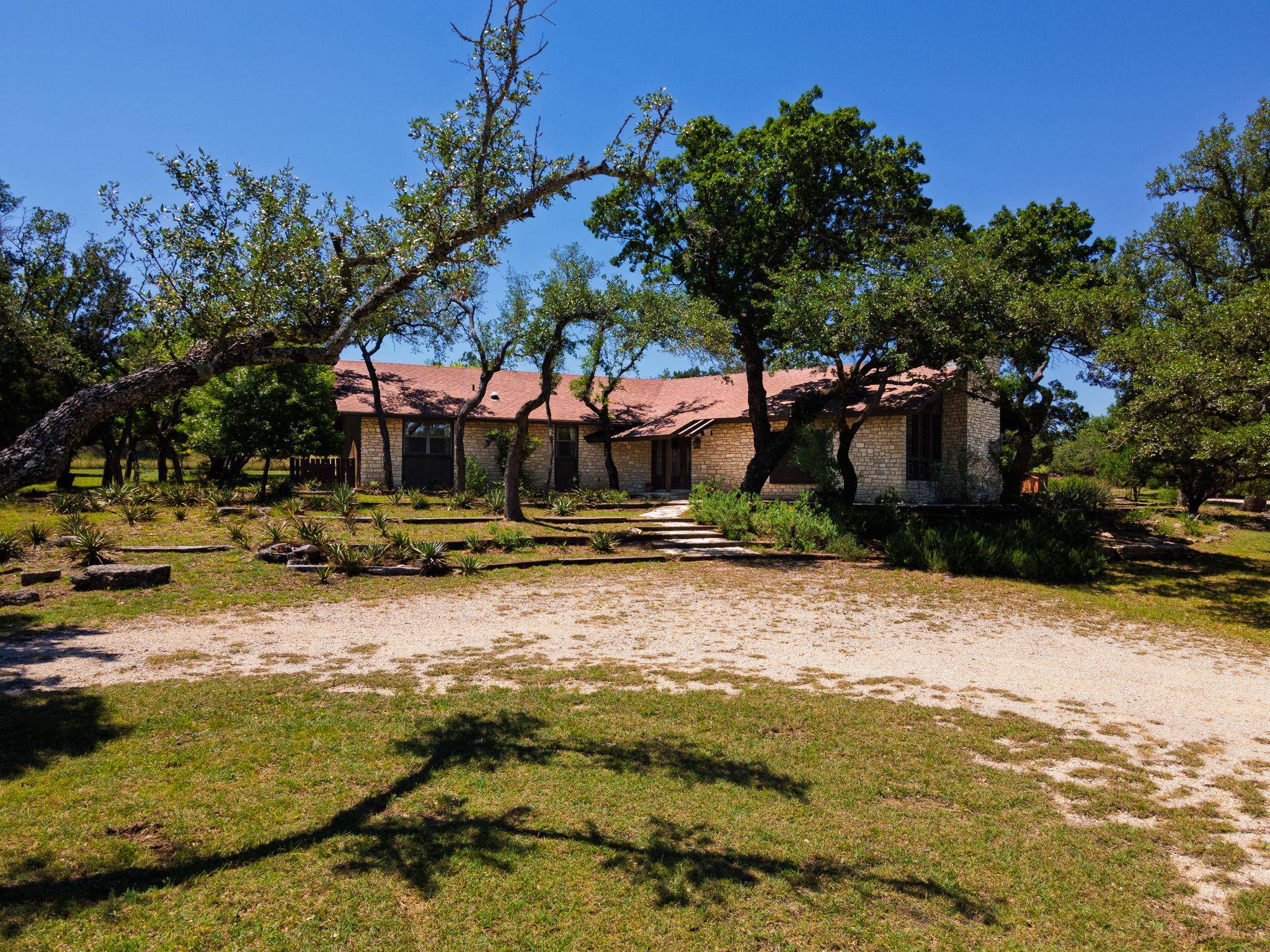 20 Sheppard LN, Lampasas, TX 76550