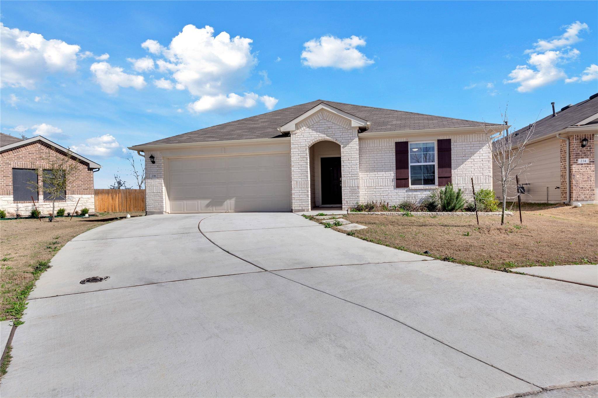 238 Sickle LOOP, Uhland, TX 78640