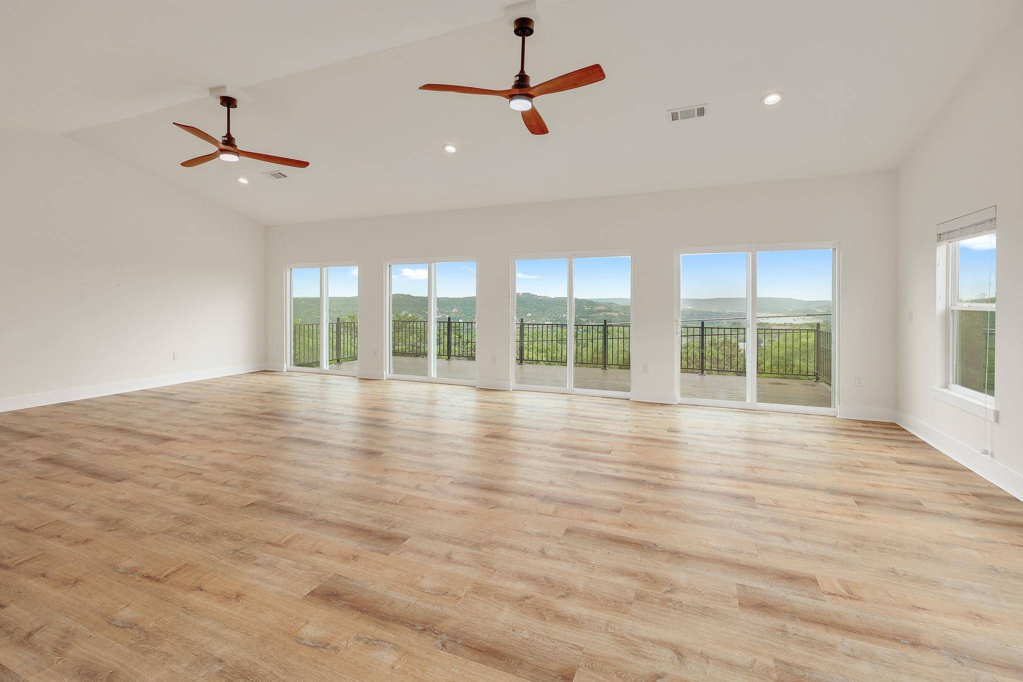 18716 W Lakeview DR, Jonestown, TX 78645