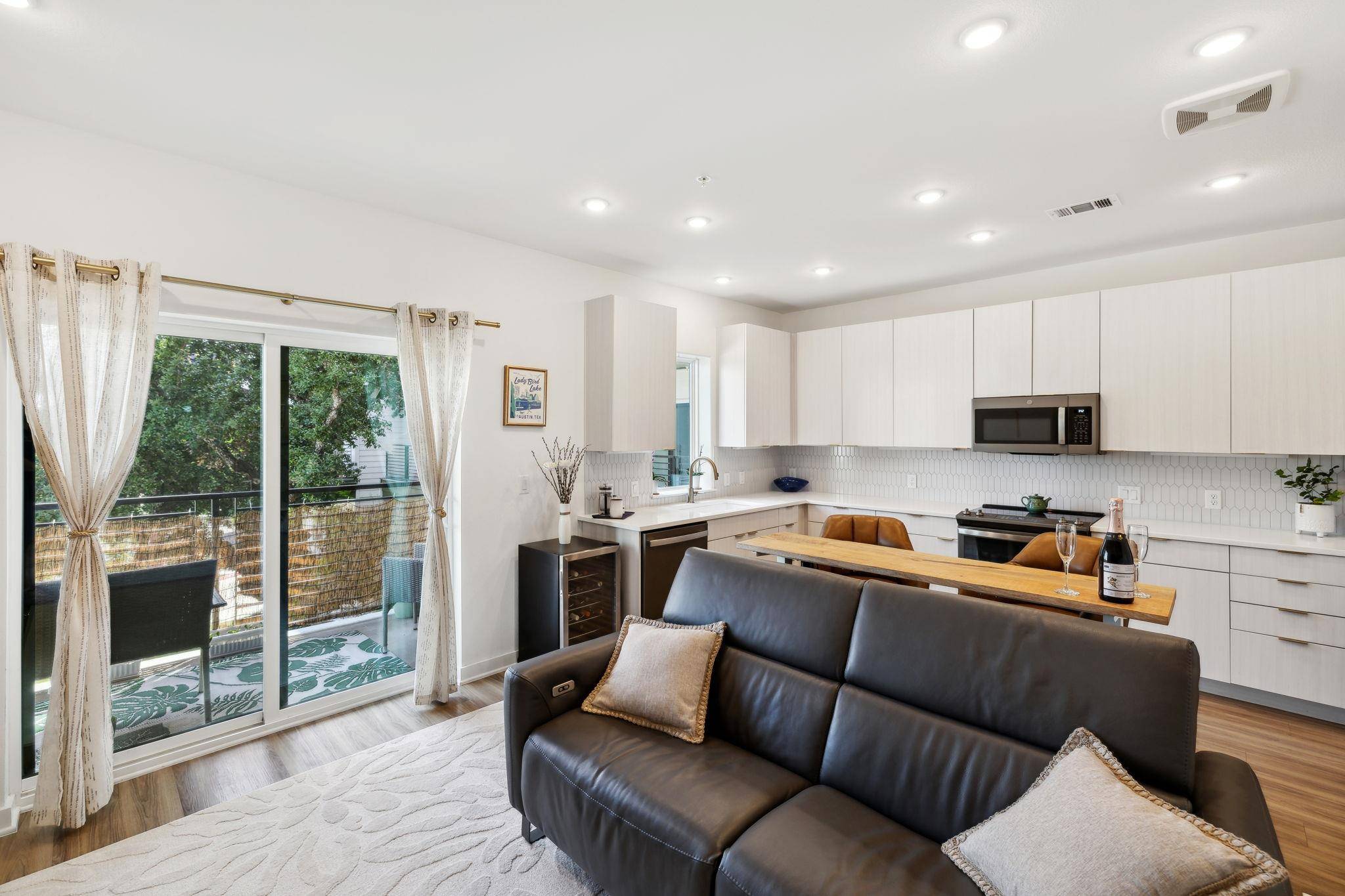 4802 S Congress Ave #215, Austin, TX 78745
