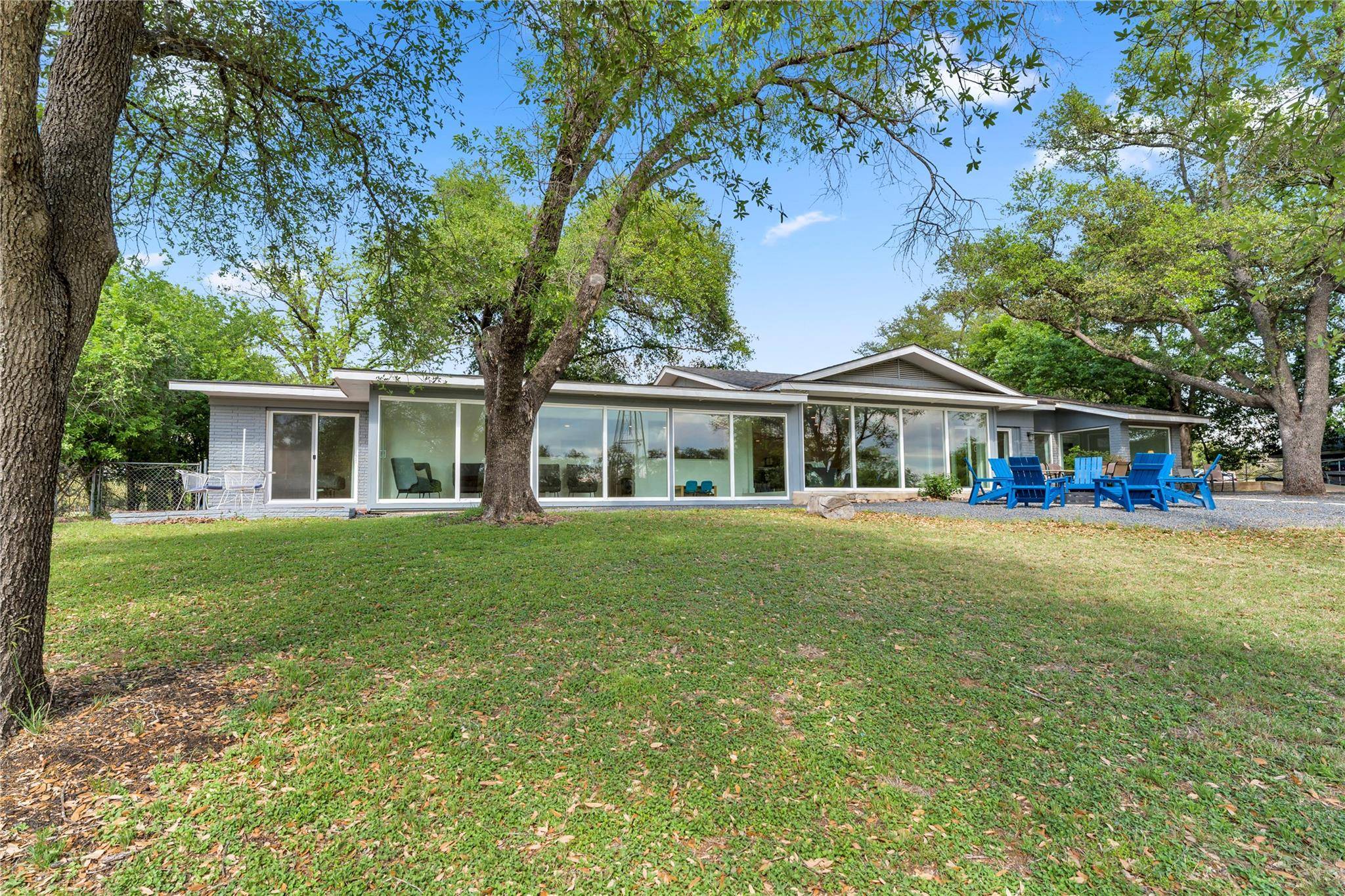 4310 River Oaks DR, Kingsland, TX 78639