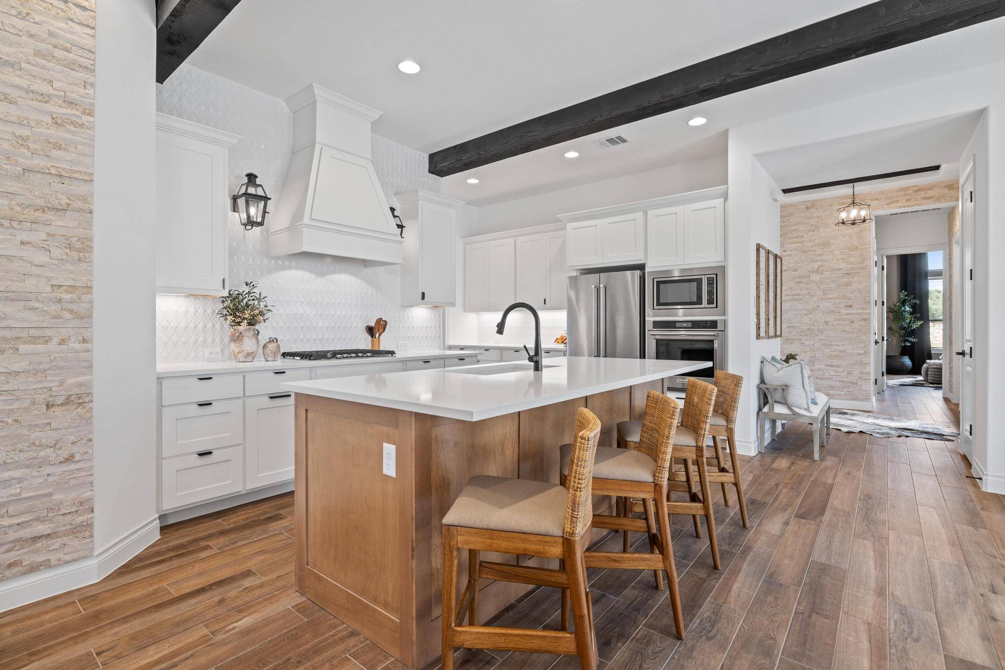 925 Indian Hawthorne DR #GH-39, Georgetown, TX 78628