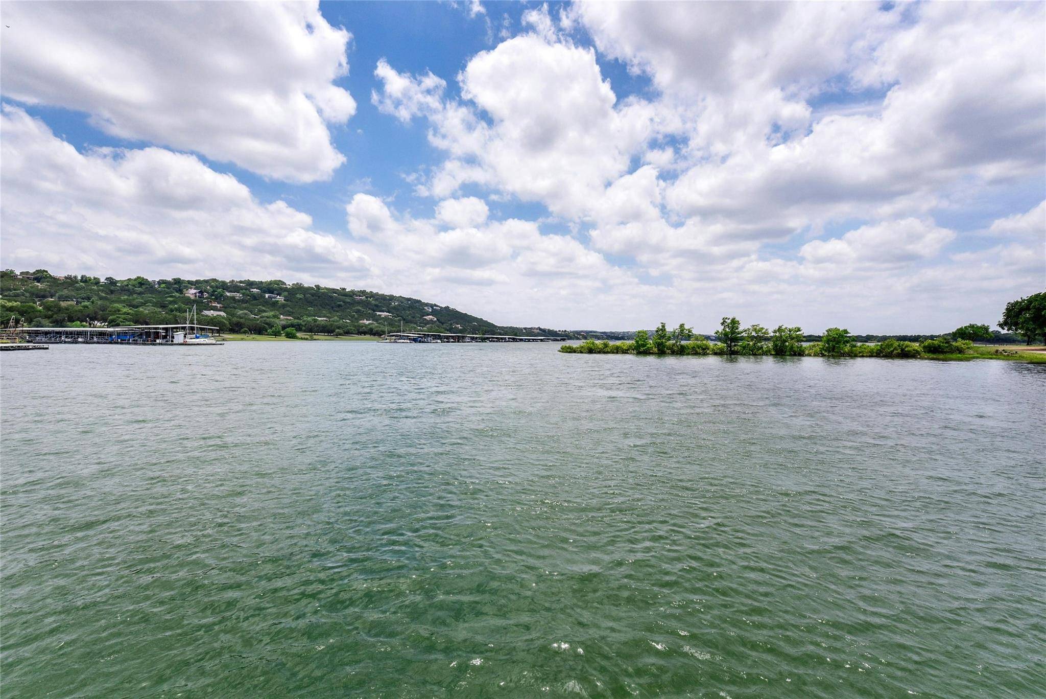 6405 S Shady LN, Lago Vista, TX 78645