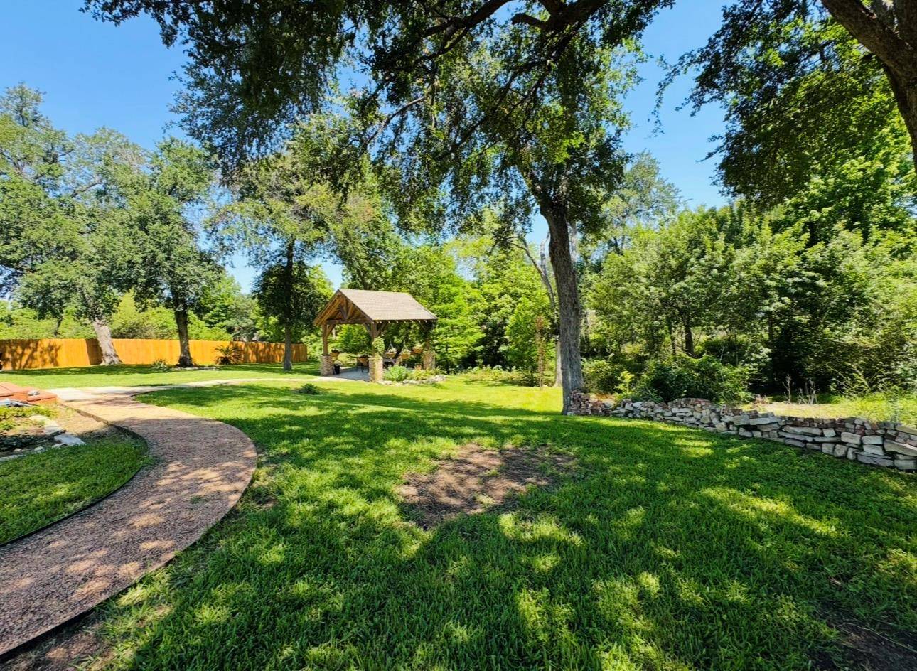 203 E 11th ST, Elgin, TX 78621
