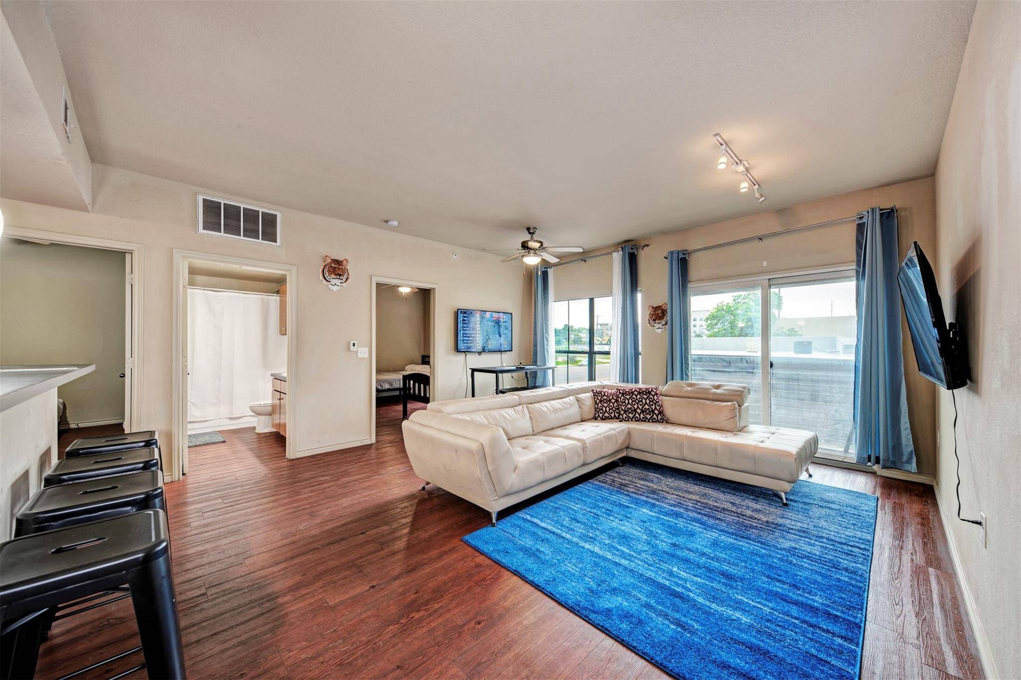 5117 N Lamar BLVD #304, Austin, TX 78751