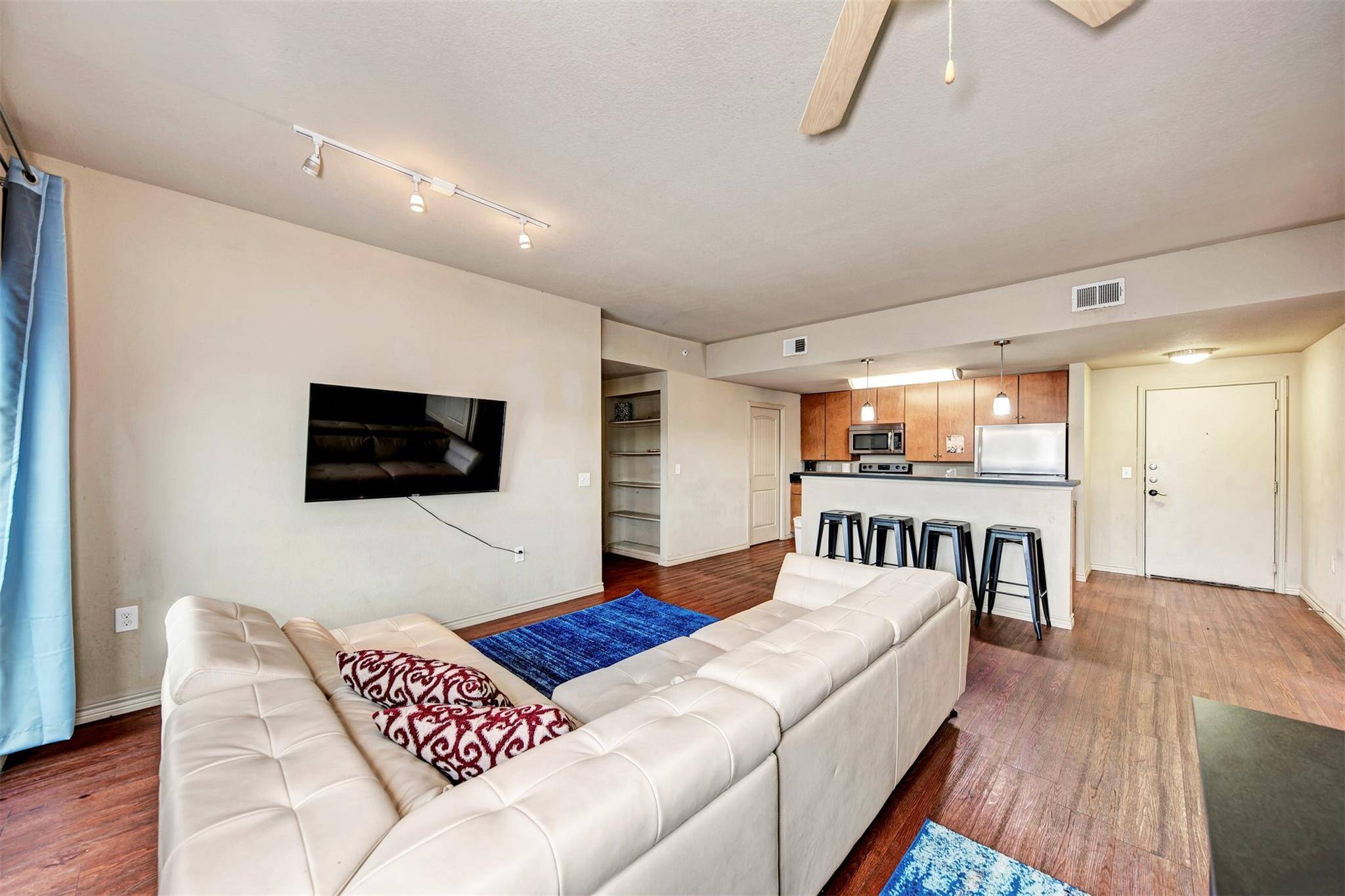 5117 N Lamar BLVD #304, Austin, TX 78751