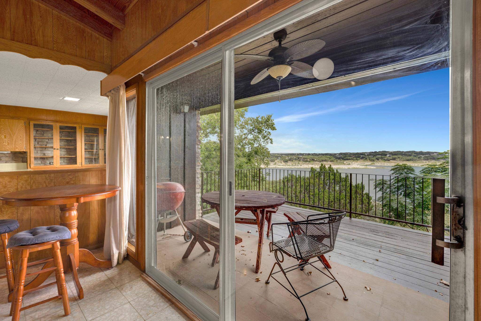 937 Hillcrest FRST, Canyon Lake, TX 78133