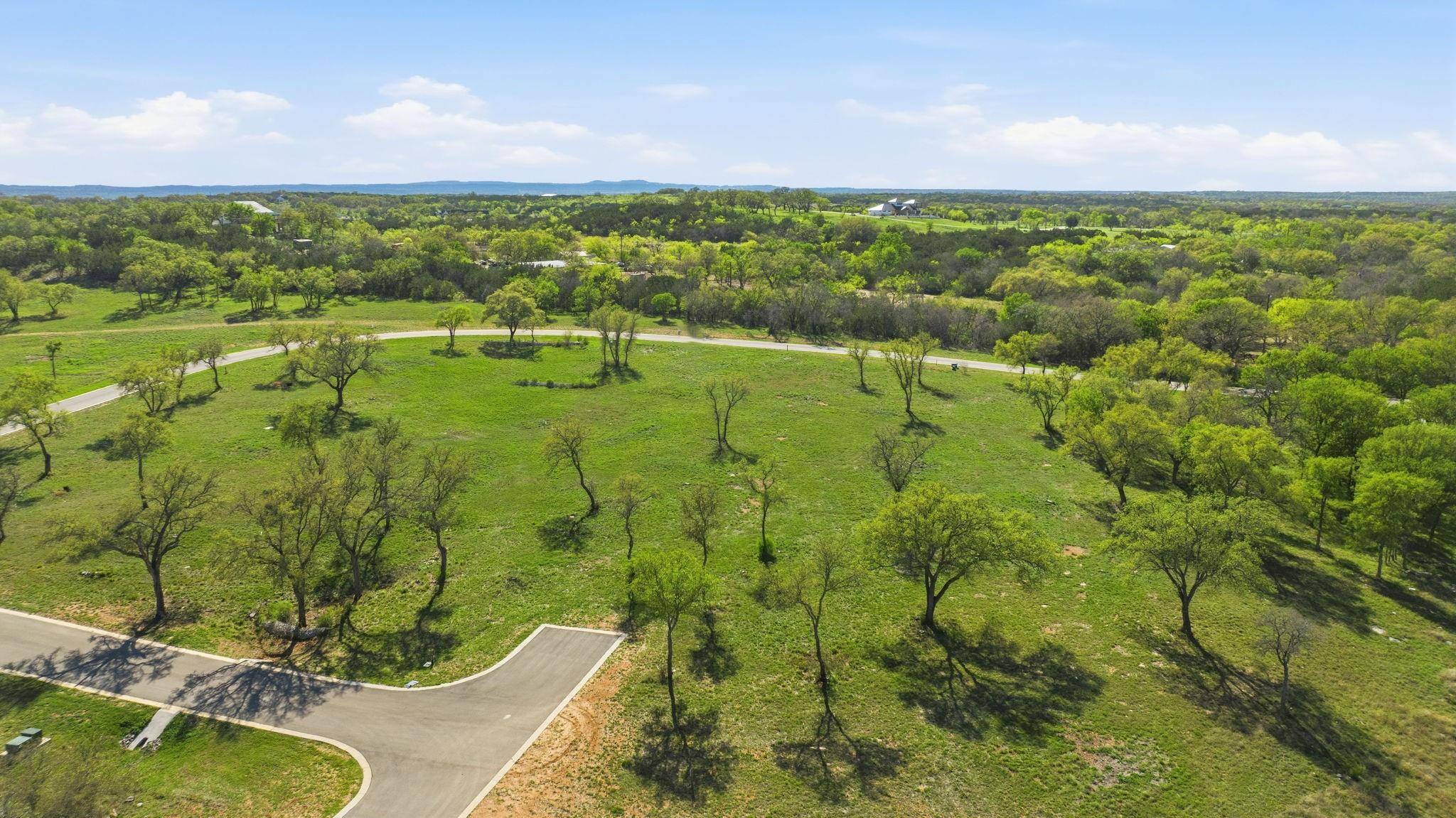 4 Creek Hollow WAY, Spicewood, TX 78669