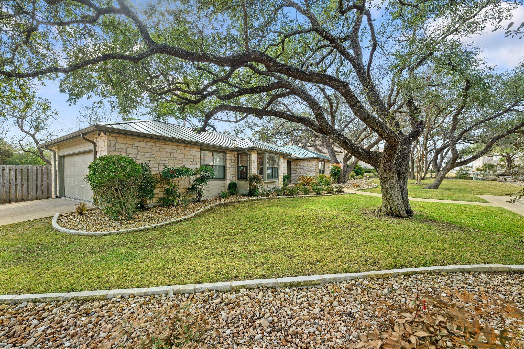 622 Robin Dale DR, Lakeway, TX 78734