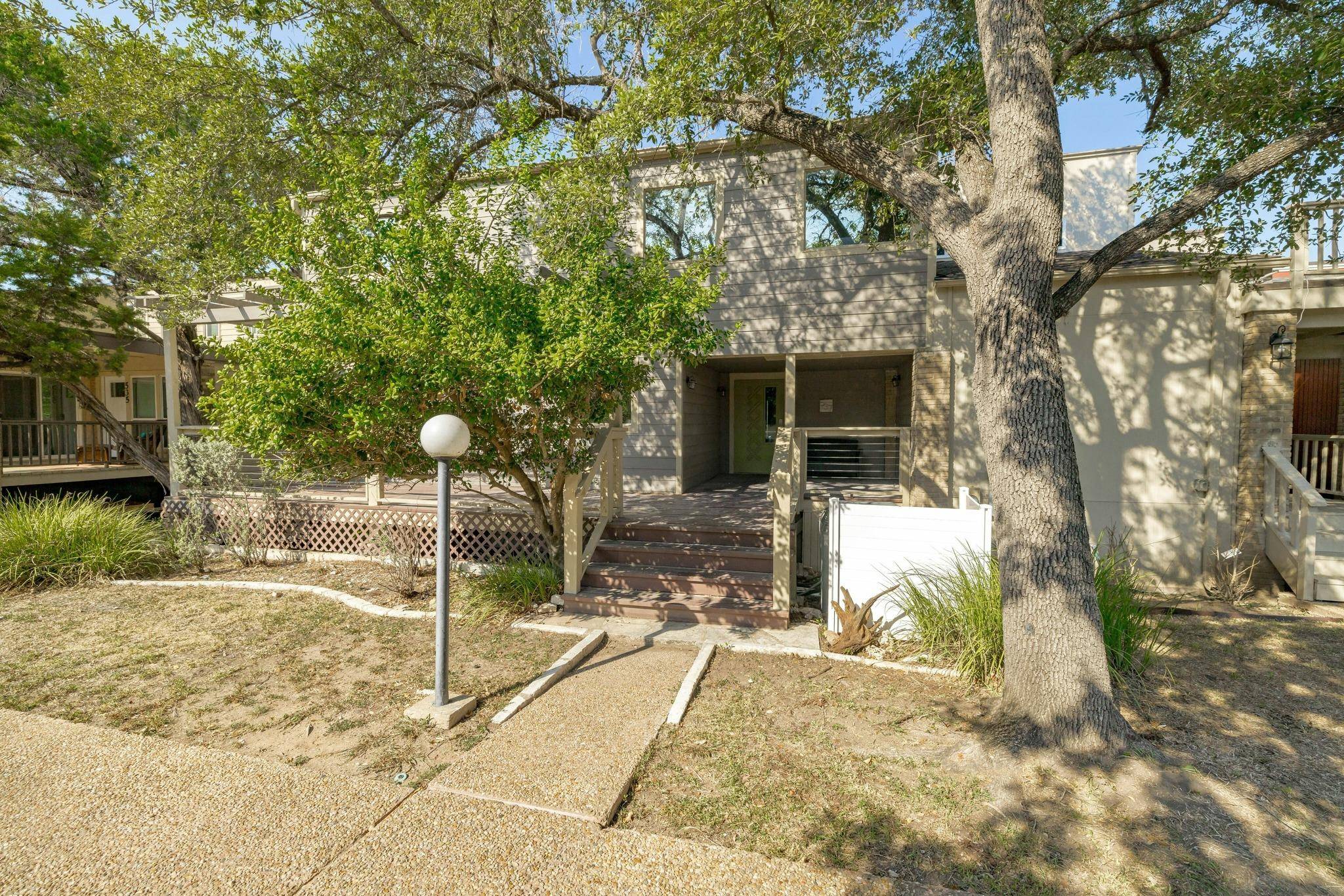 537 Venture BLVD S, Point Venture, TX 78645