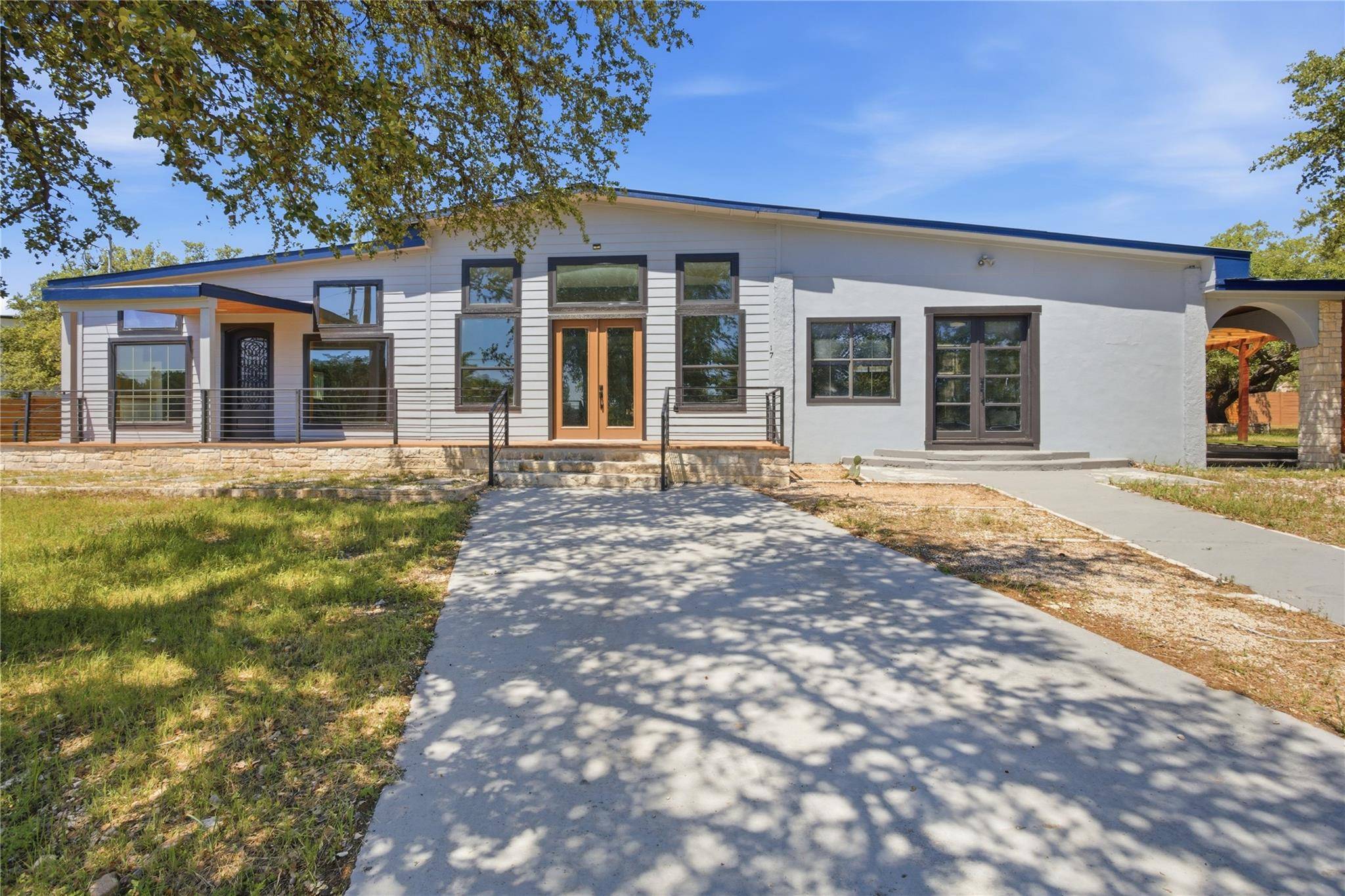17621 Stacey LN, Lago Vista, TX 78645